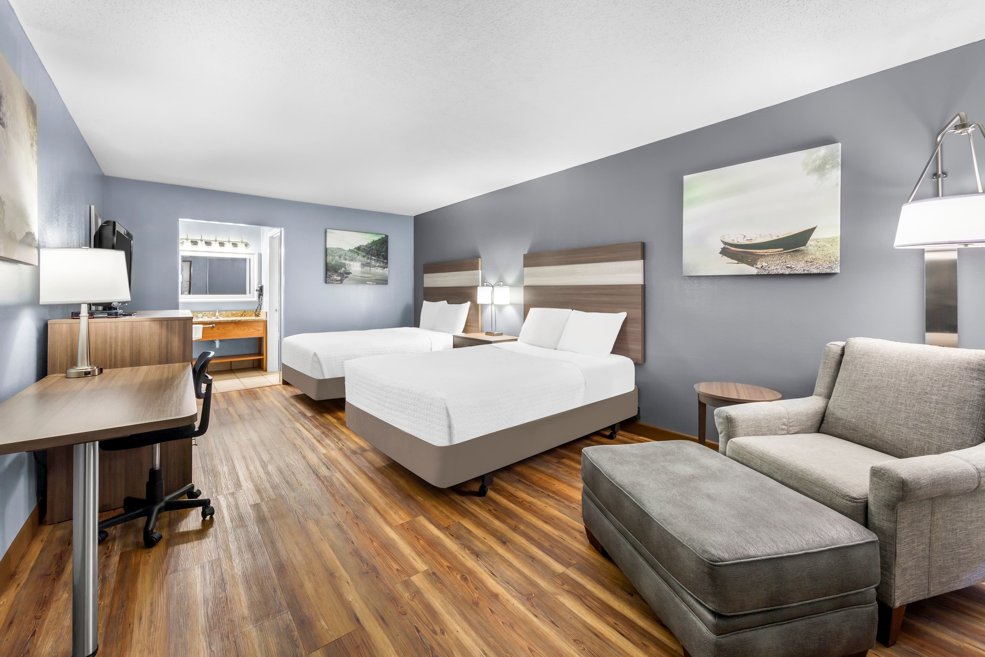 Quality Inn - Image 2