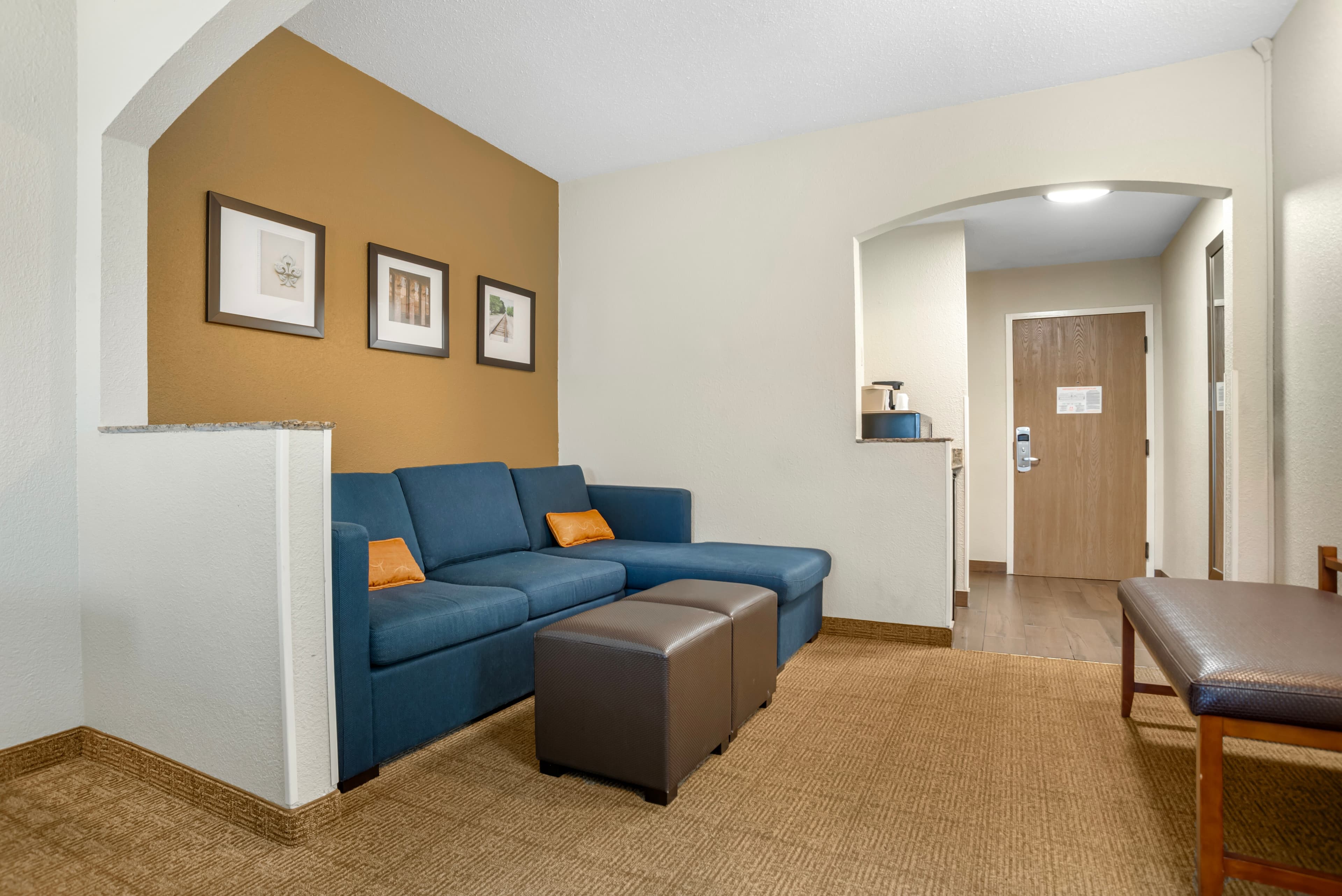 Comfort Suites Monroe - Image 5
