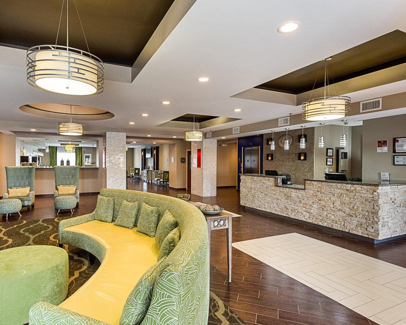 Comfort Suites near Tanger Outlet Mall - Image 1