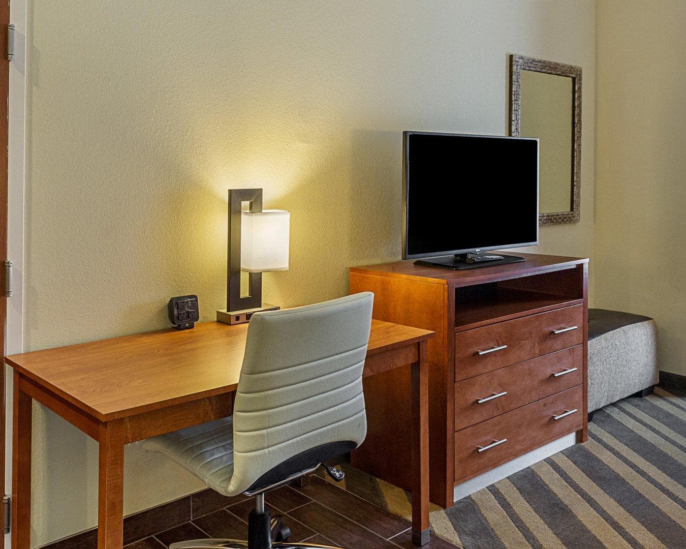 Comfort Suites near Tanger Outlet Mall — 6