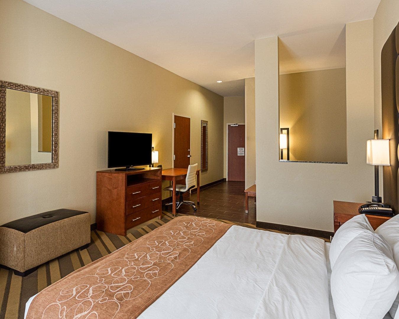 Comfort Suites near Tanger Outlet Mall — 9