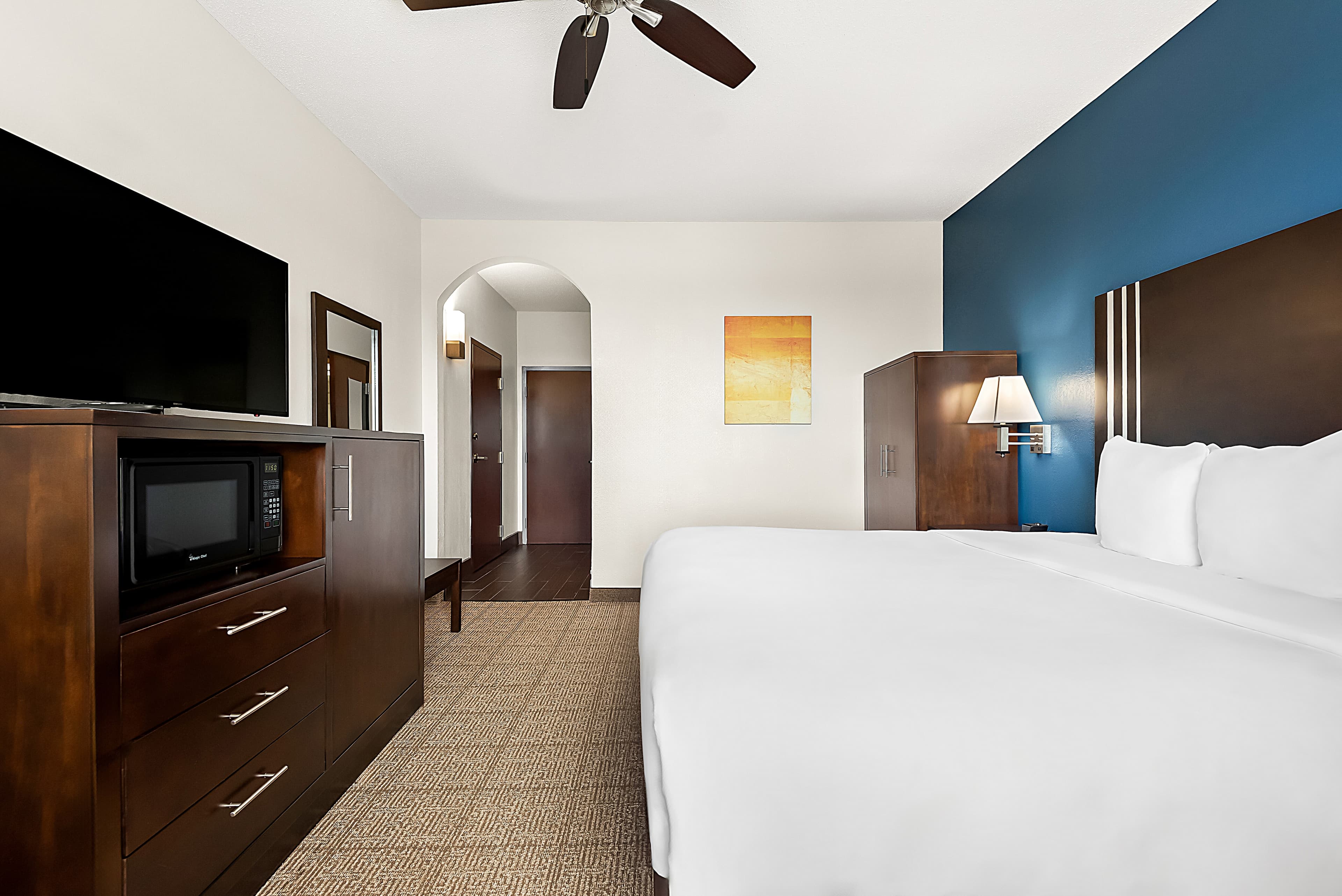 Comfort Suites New Orleans East - Image 3