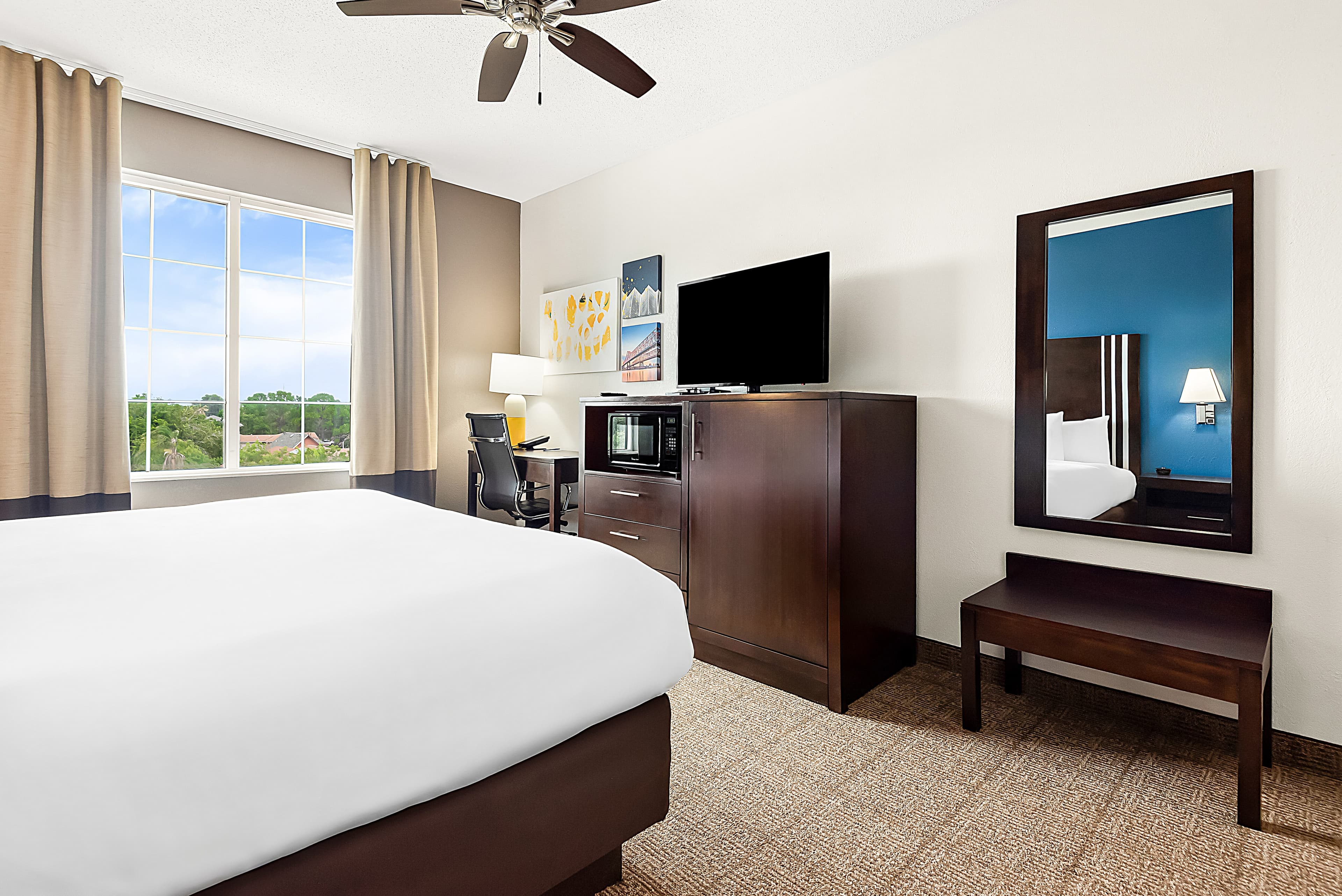 Comfort Suites New Orleans East - Image 5