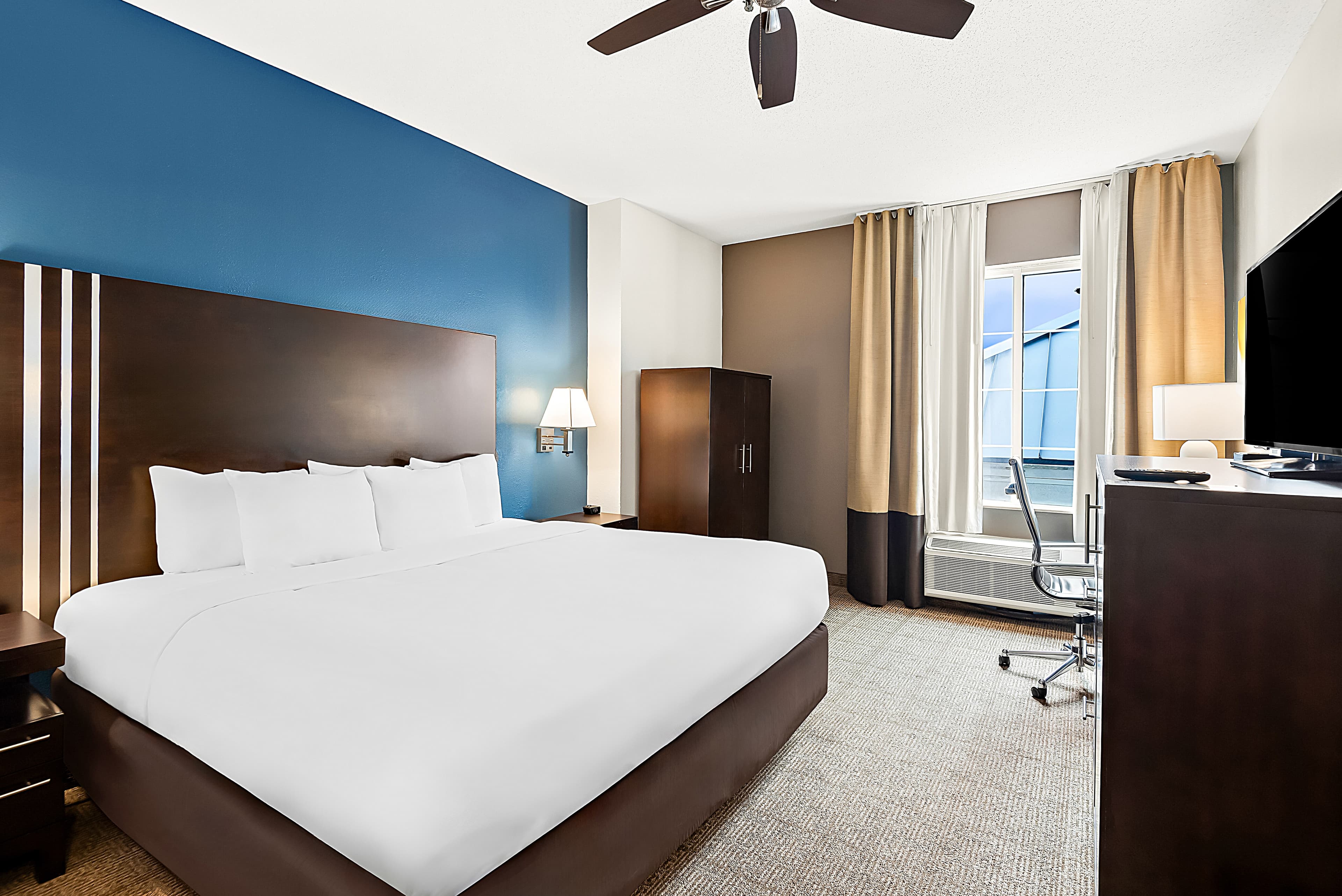 Comfort Suites New Orleans East — 17