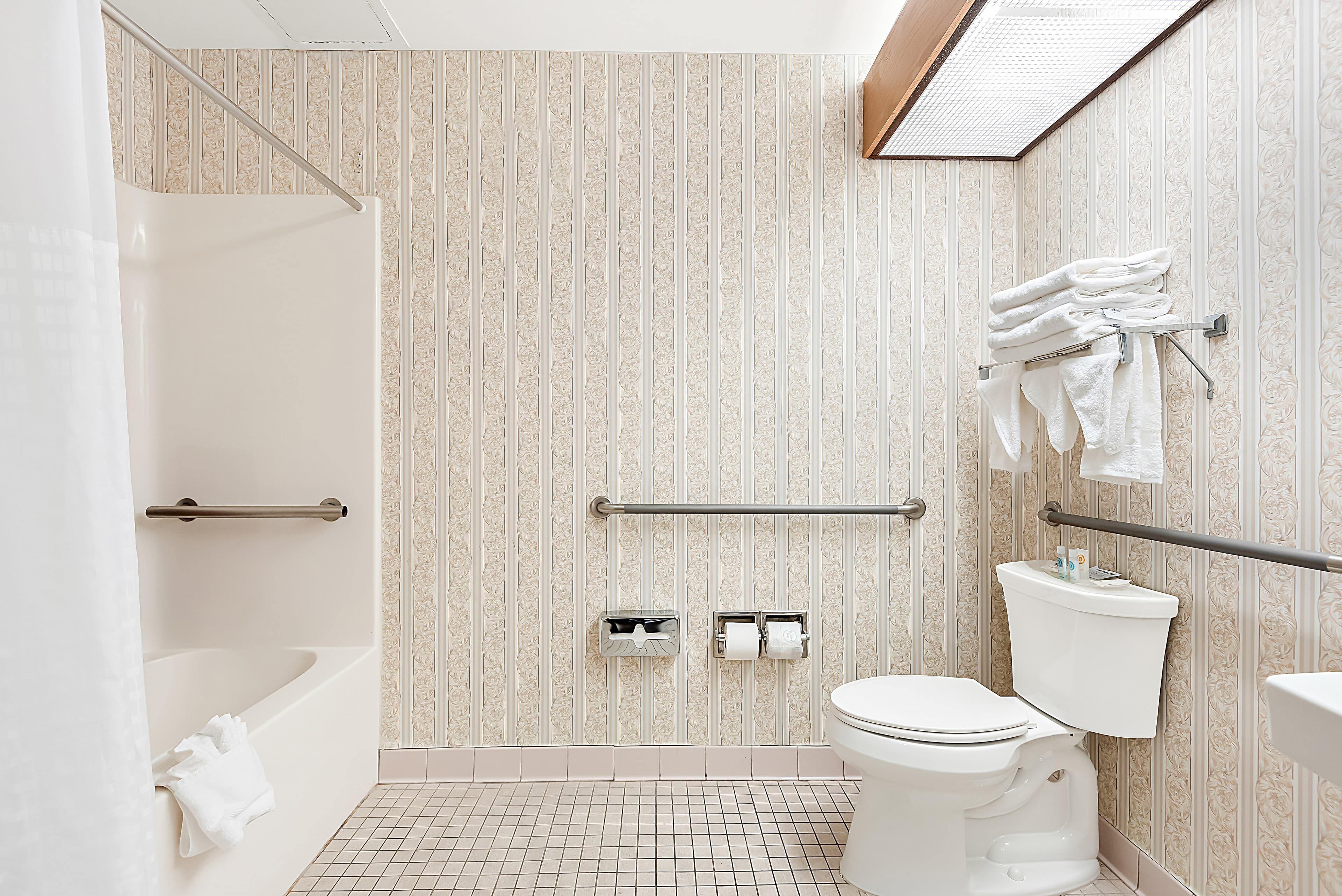 Comfort Suites New Orleans East — 24