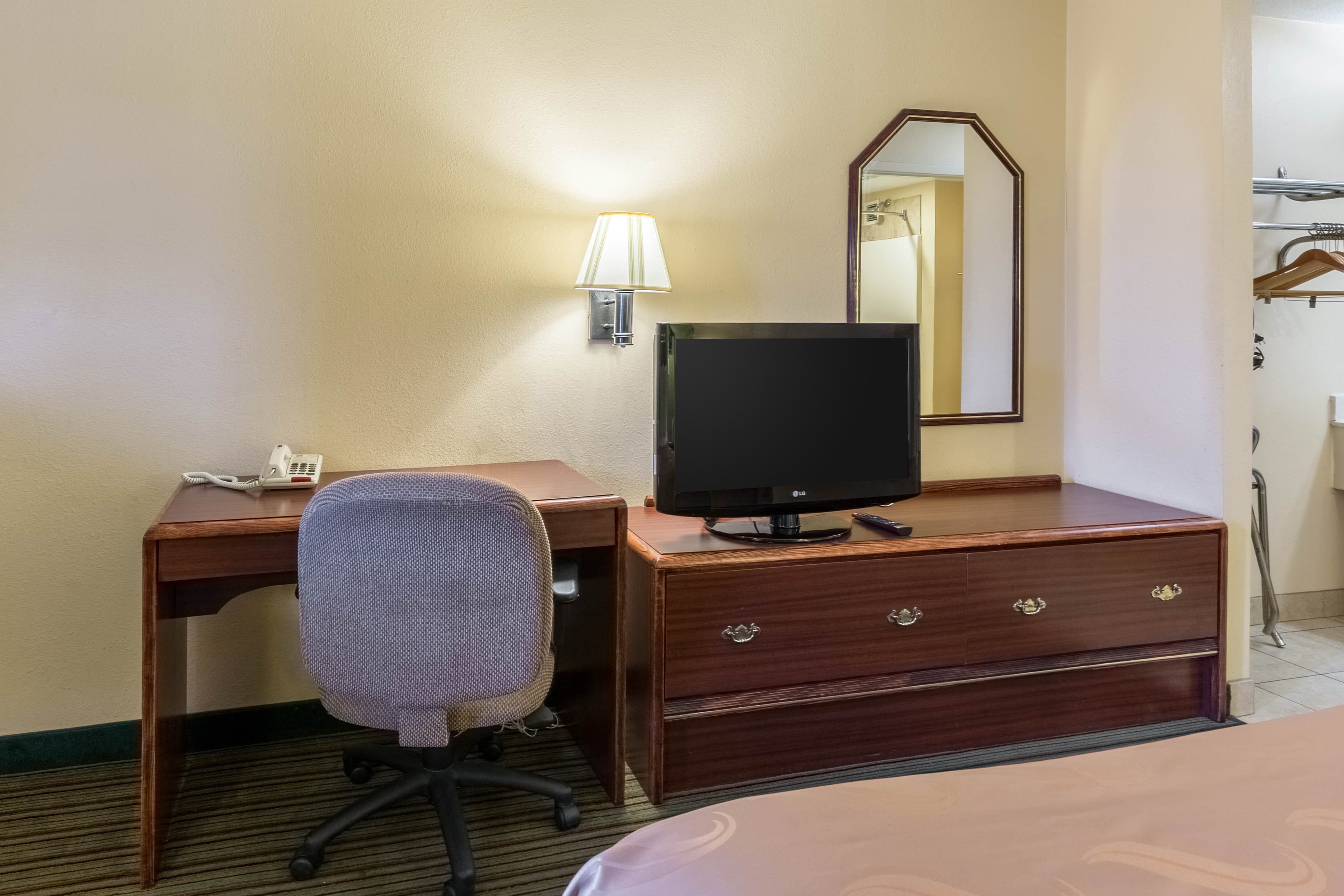 Quality Inn Alexandria — 4