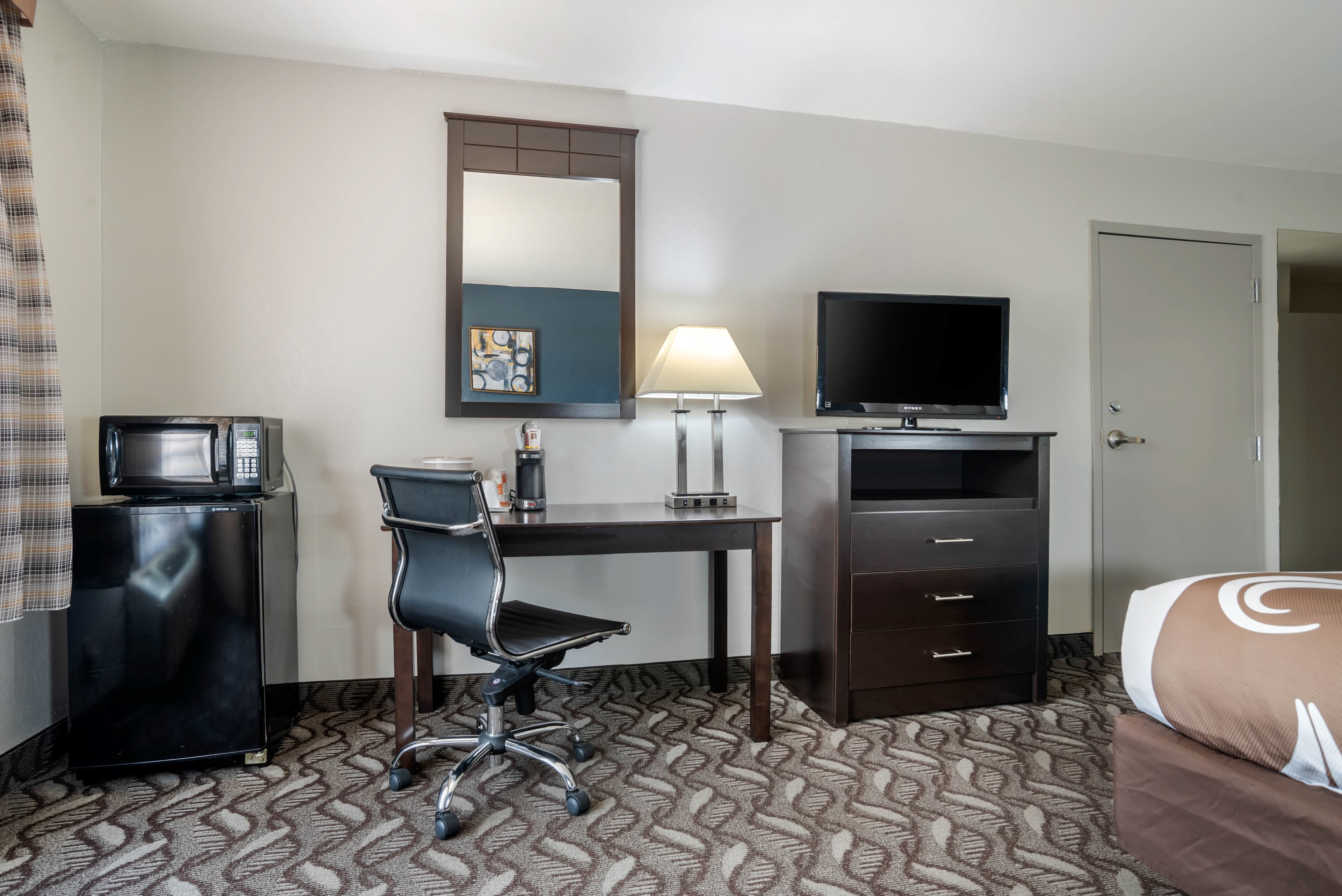 Quality Suites Baton Rouge East - Denham Springs - Image 4
