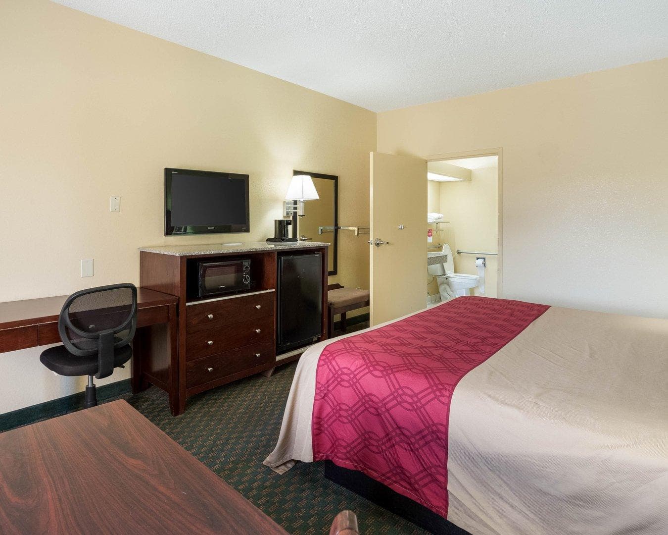Rodeway Inn & Suites New Orleans Gentilly — 11