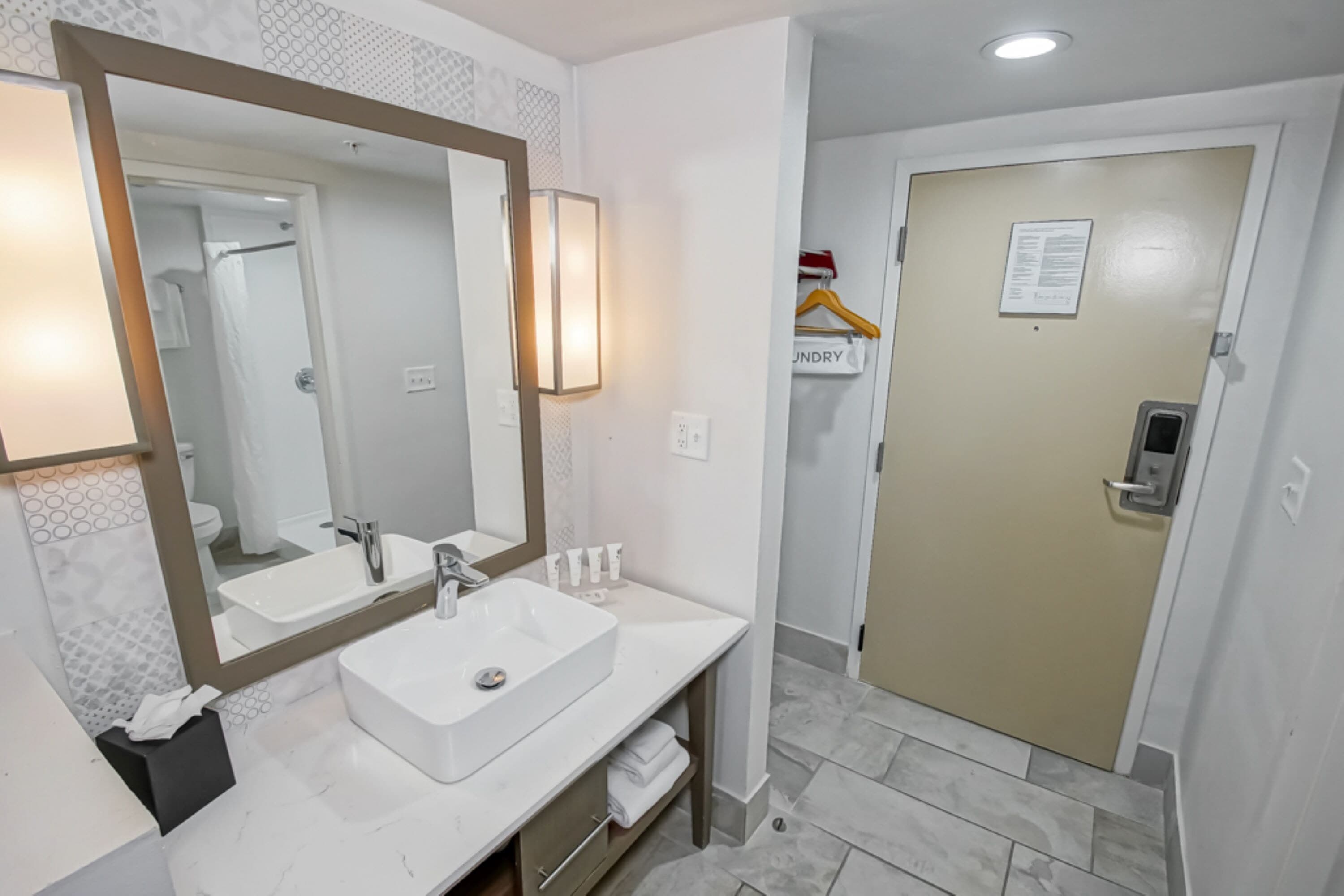 Country Inn & Suites by Radisson, New Orleans I-10 East, LA - Image 4