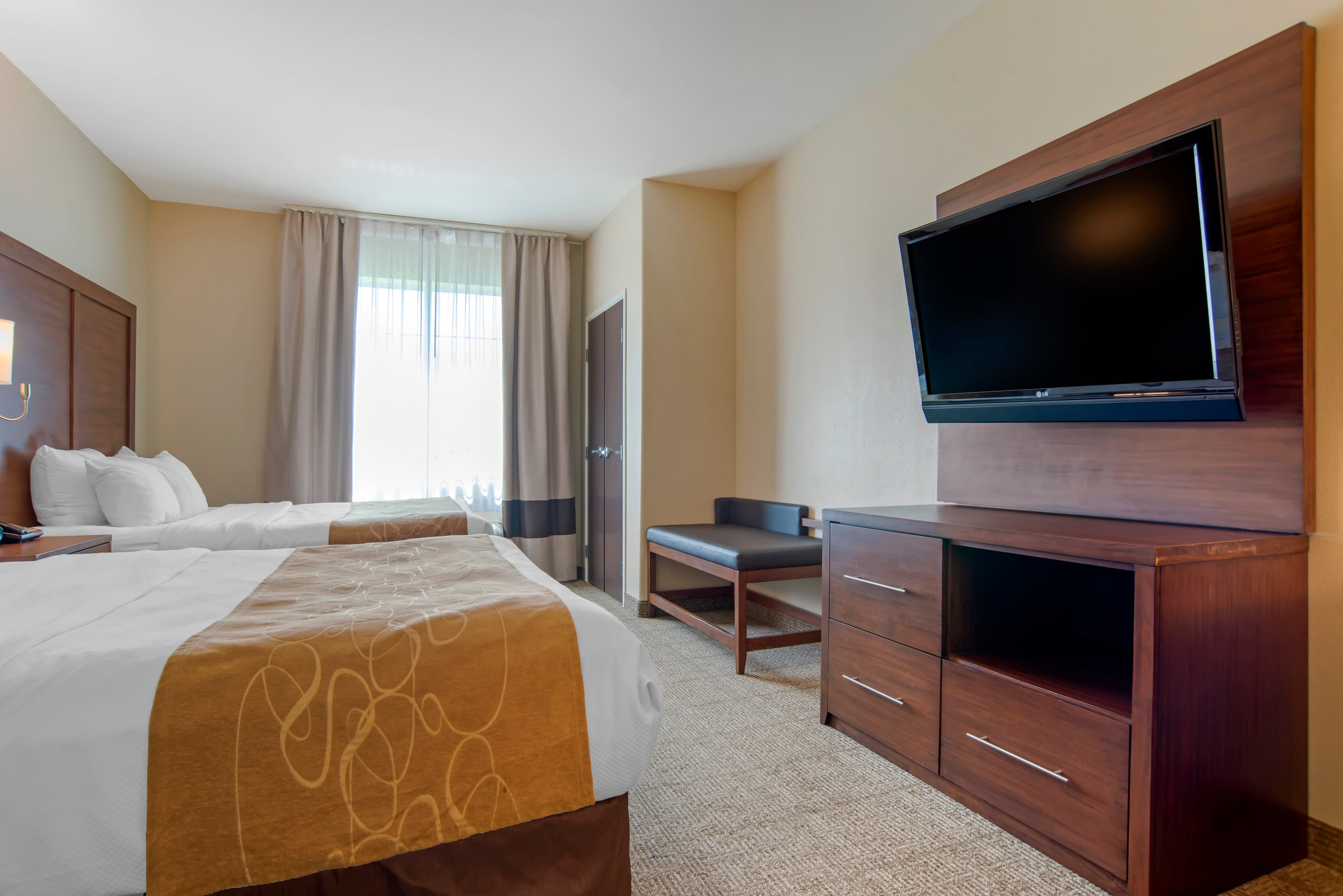 Comfort Suites Alexandria North — 10
