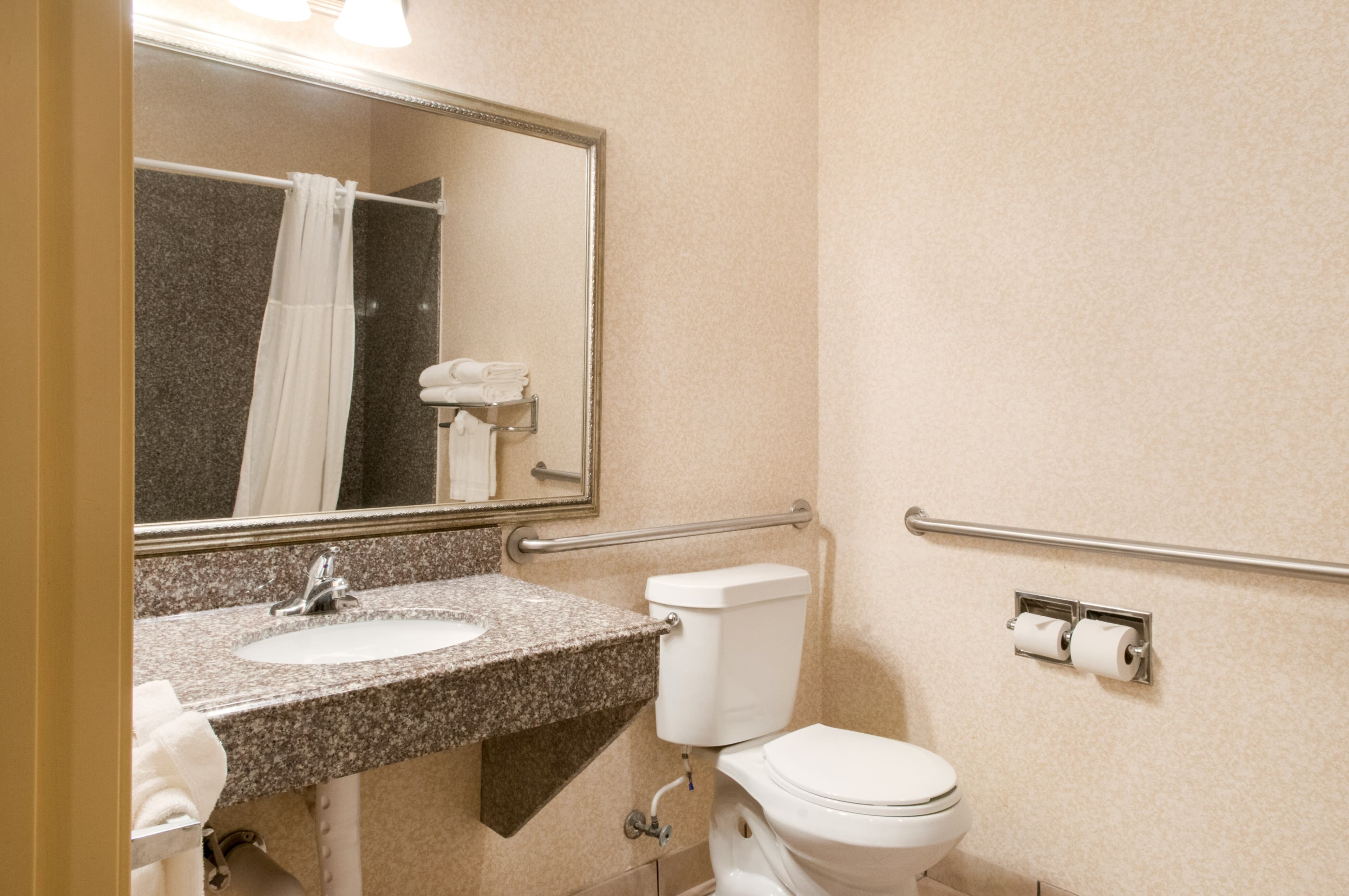Quality Inn & Suites Houma — 9