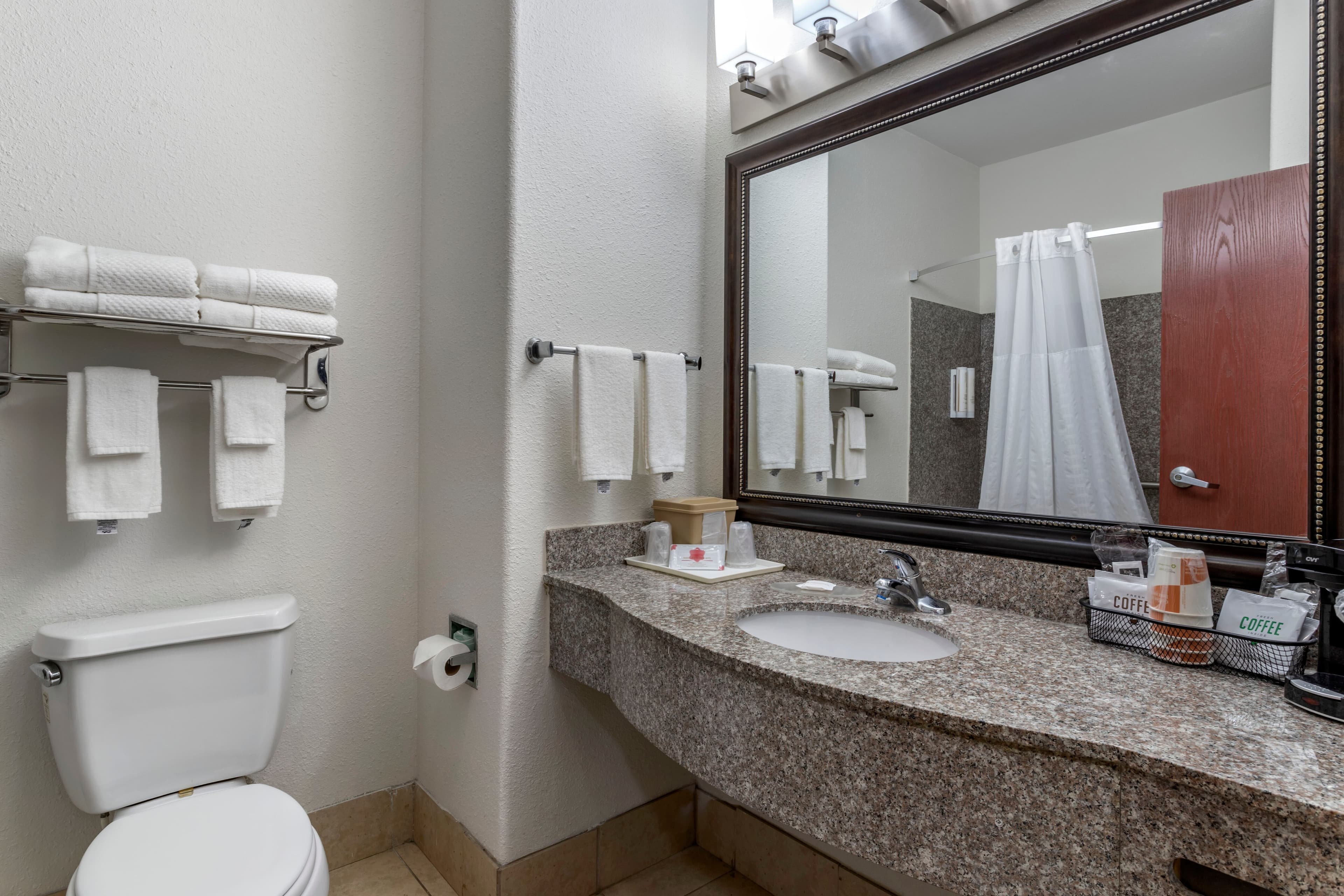 Clarion Pointe Sulphur - Lake Charles - Image 5