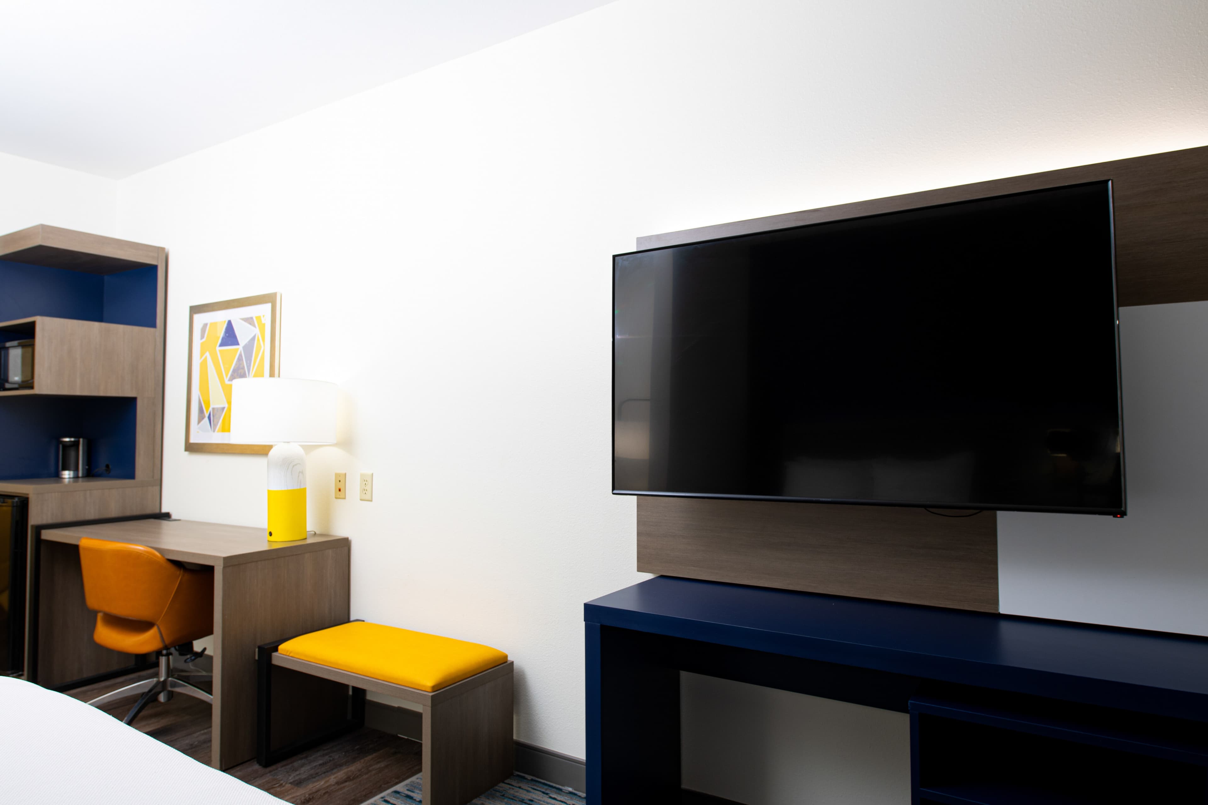 Comfort Suites Oil Center - Image 4