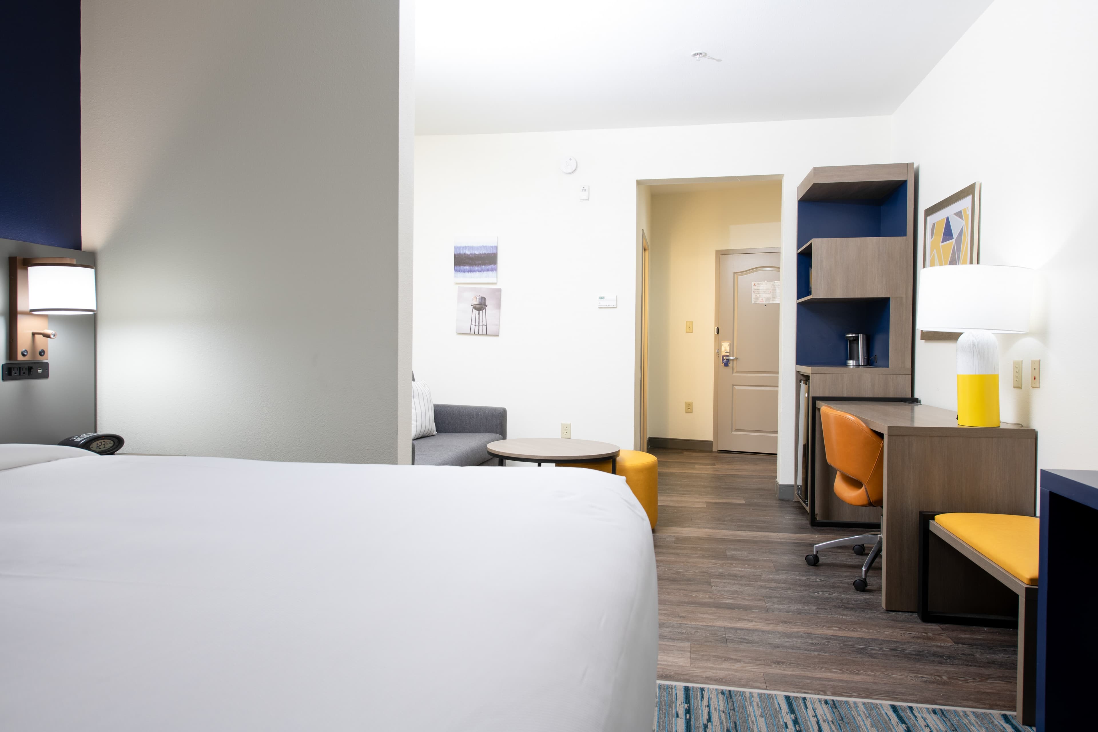 Comfort Suites Oil Center — 7