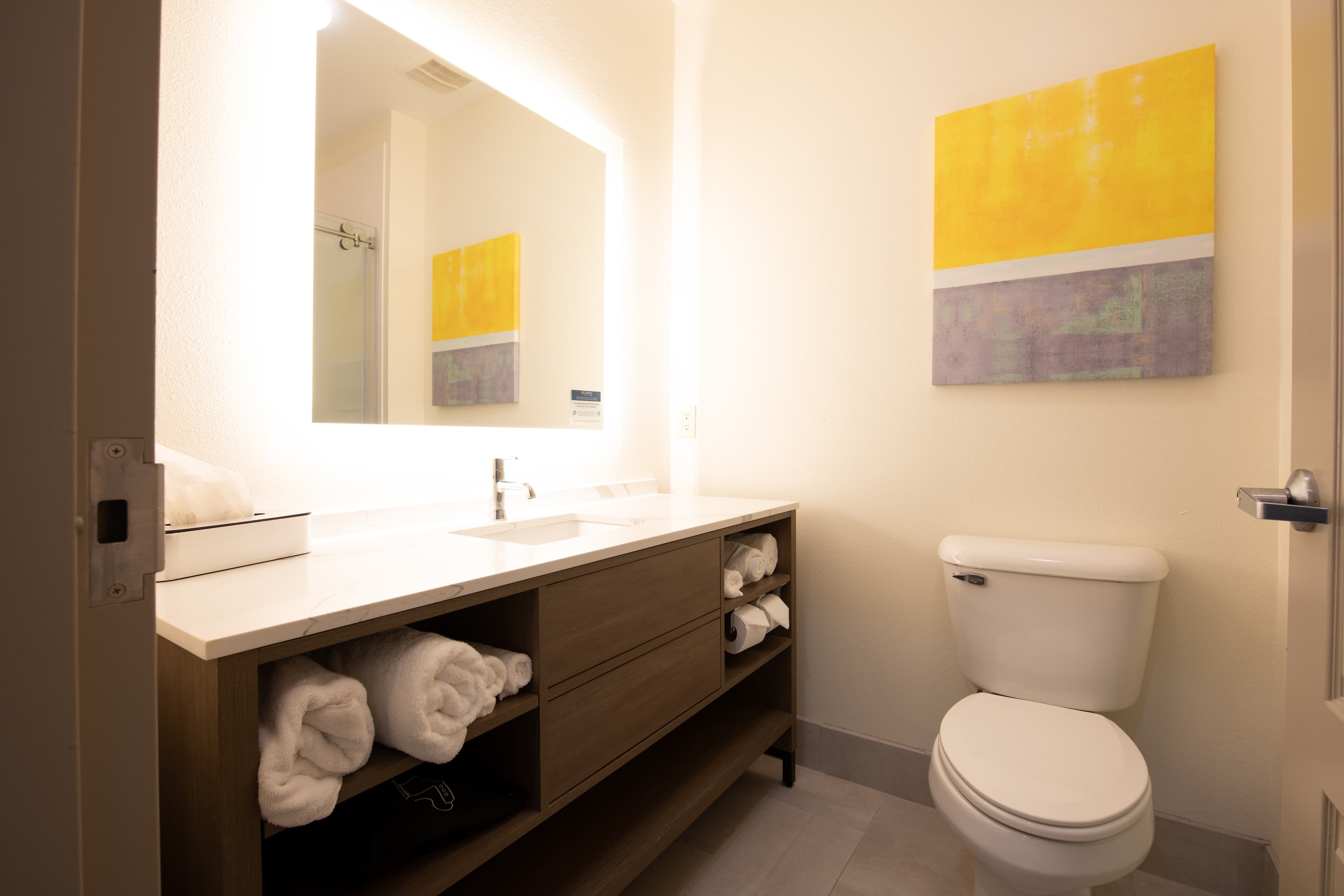 Comfort Suites Oil Center — 21