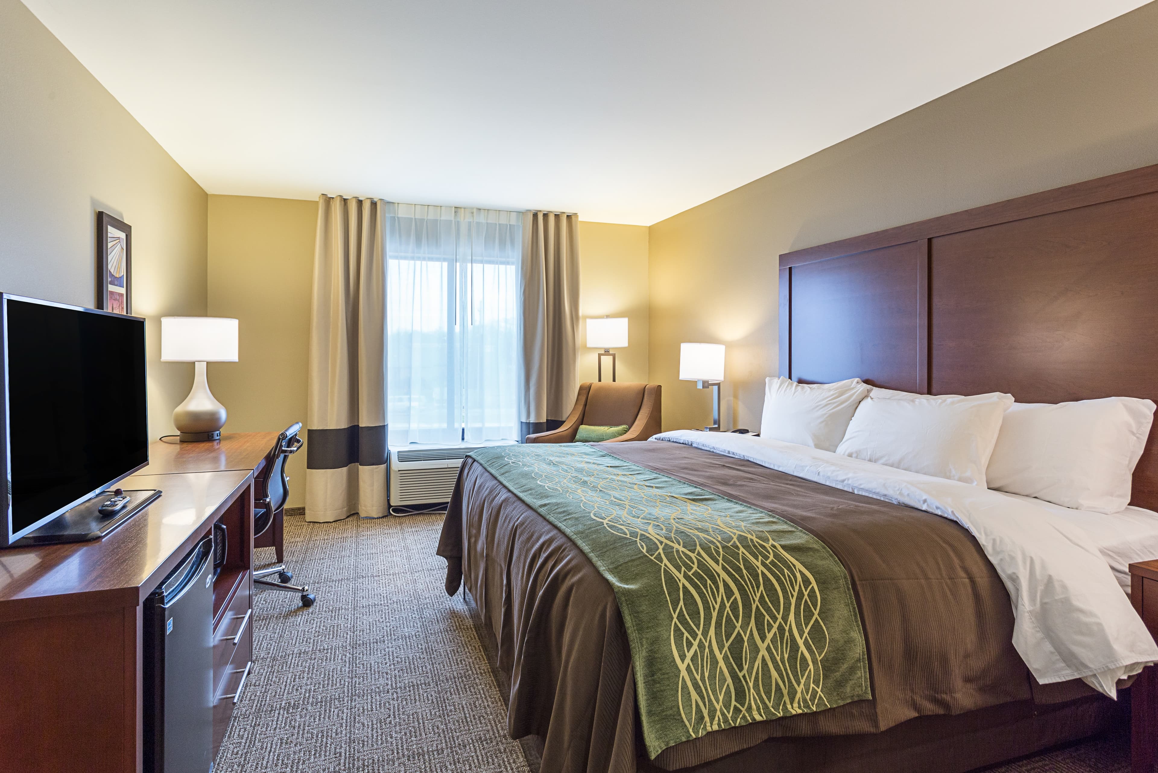 Comfort Inn & Suites Zachary - Image 2