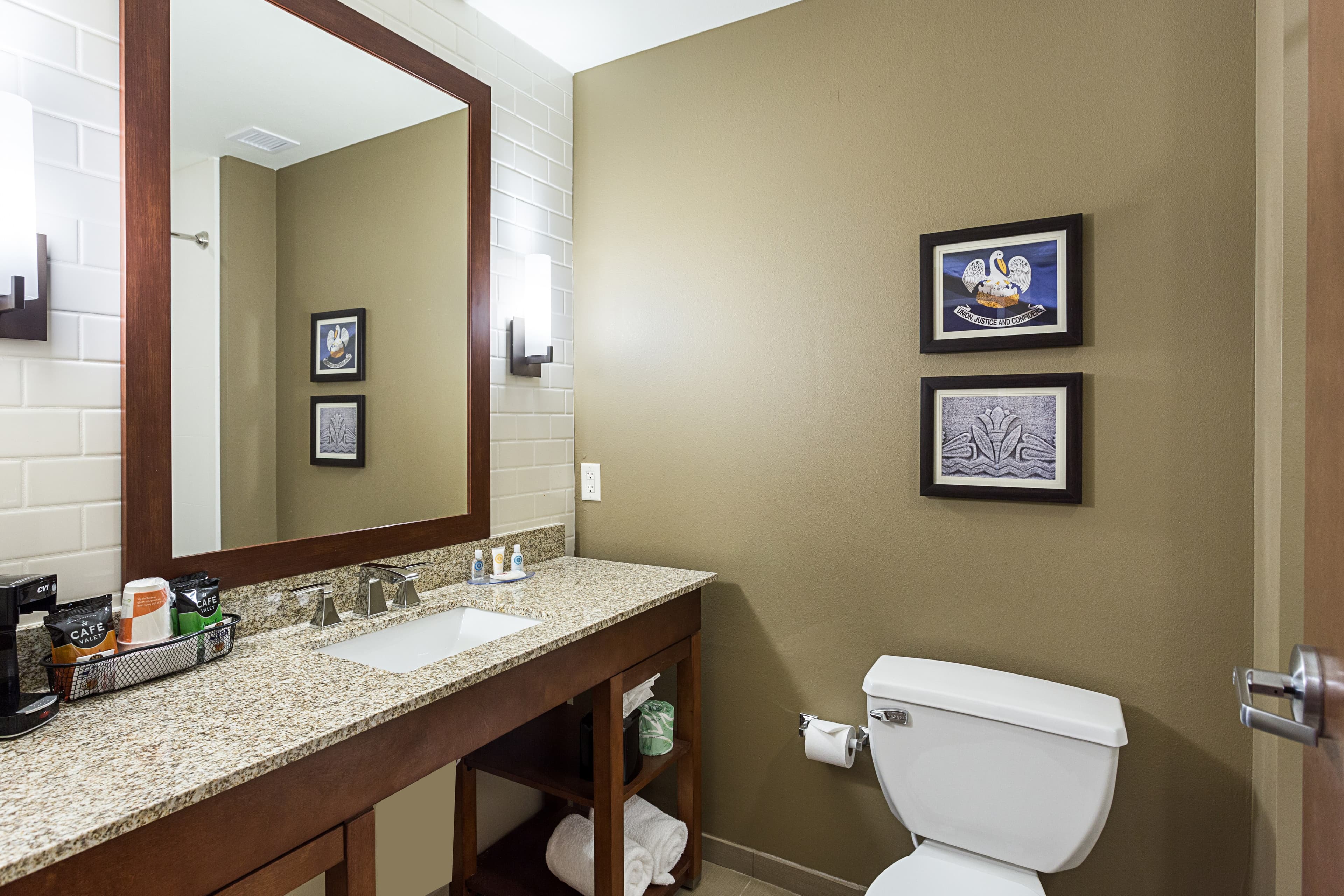 Comfort Inn & Suites Zachary — 14