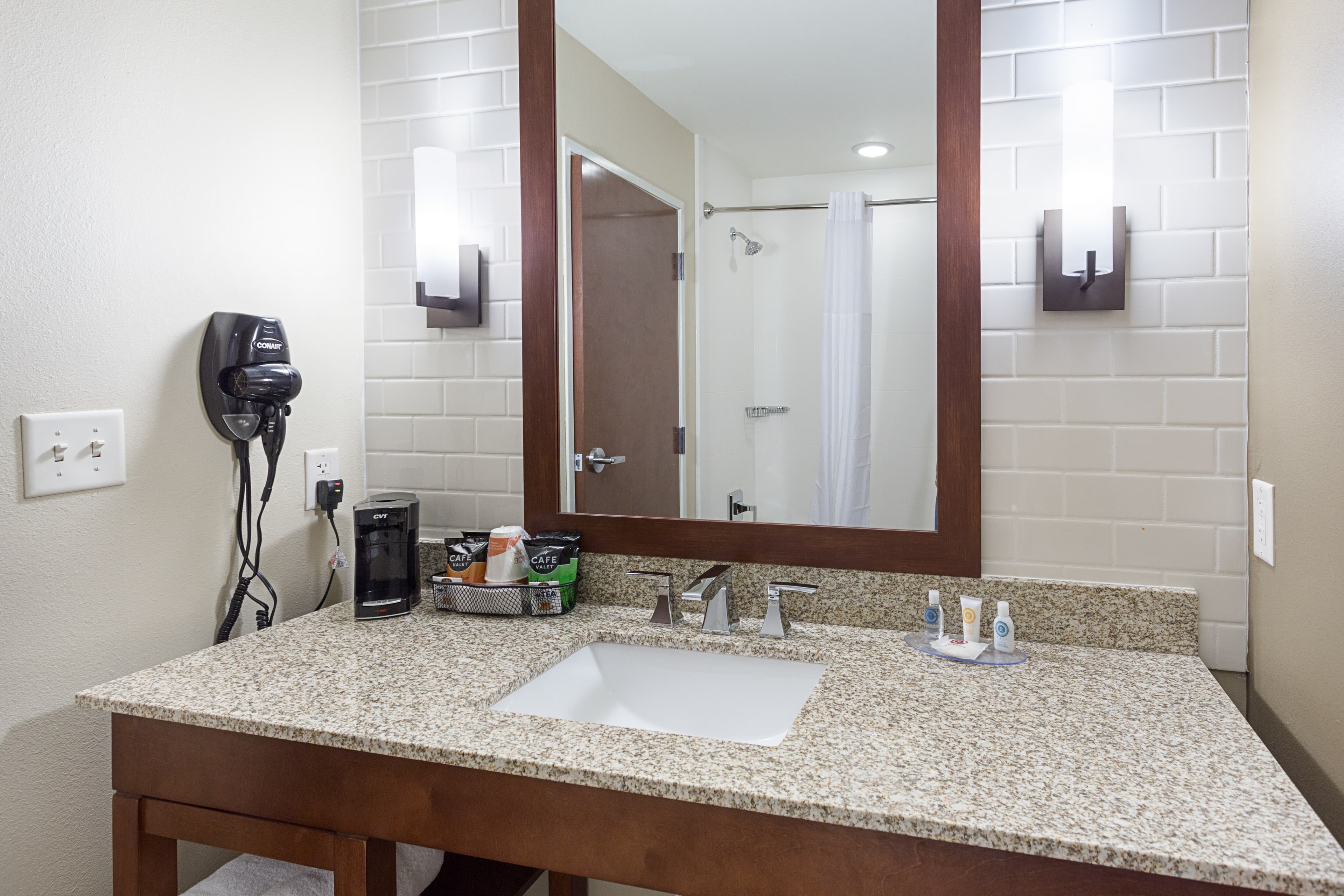 Comfort Inn & Suites Zachary — 15
