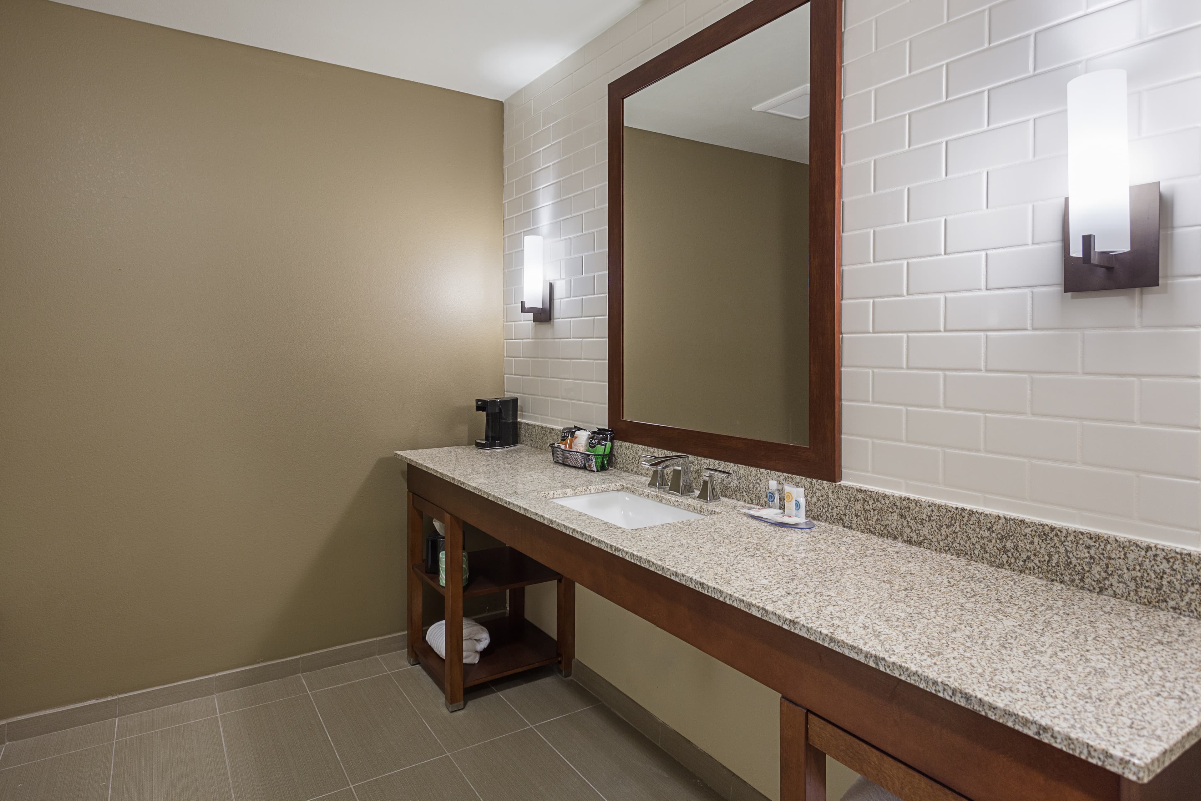 Comfort Inn & Suites Zachary — 43