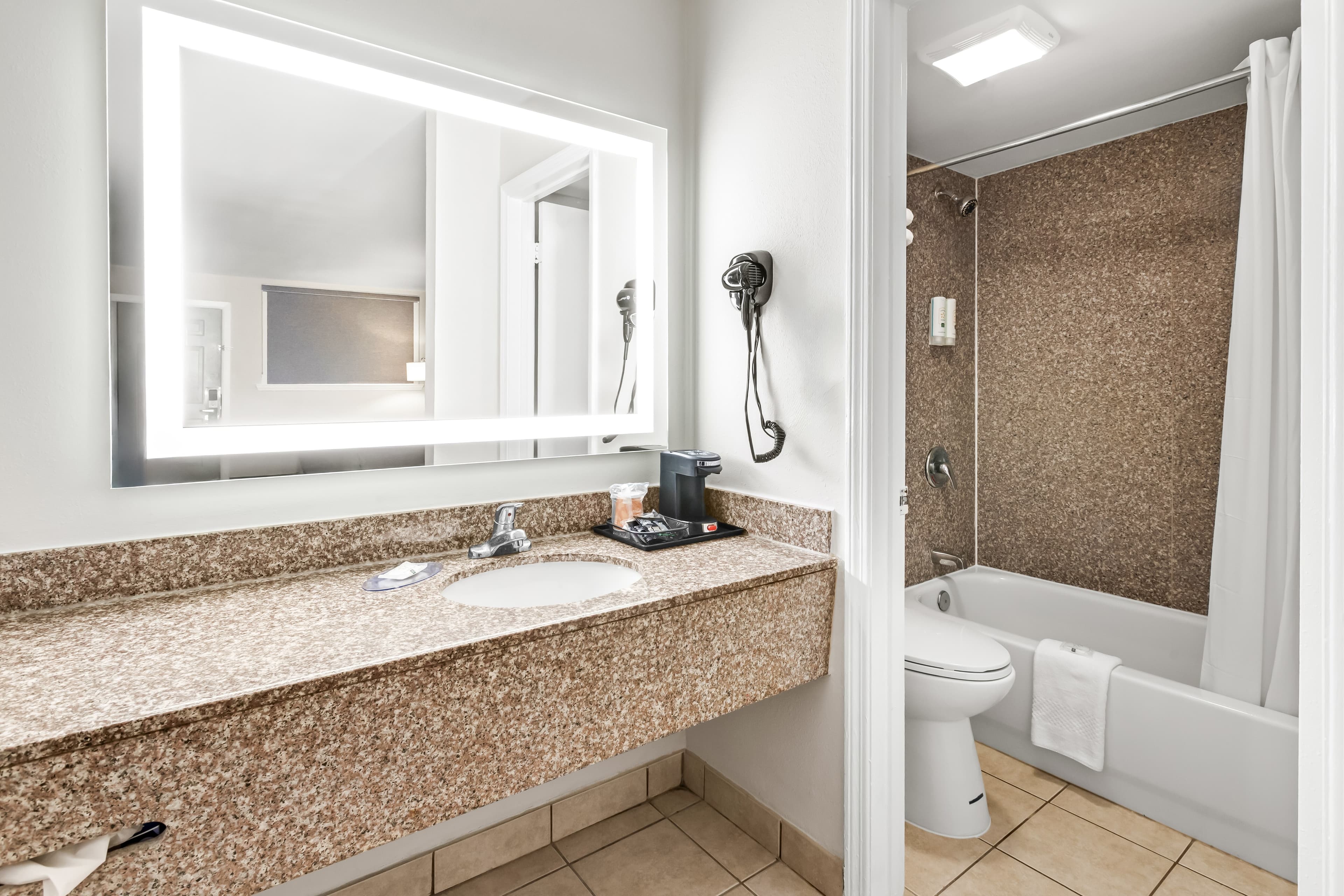 Quality Inn Harvey - New Orleans — 15