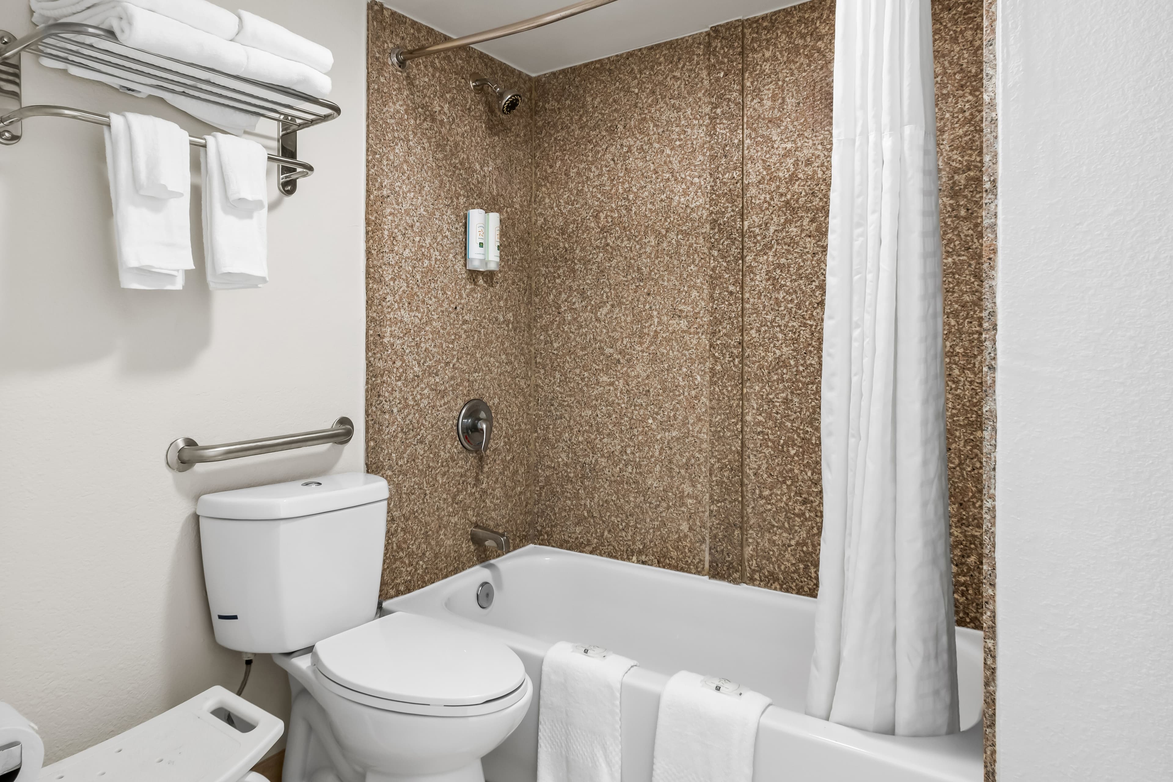 Quality Inn Harvey - New Orleans — 16