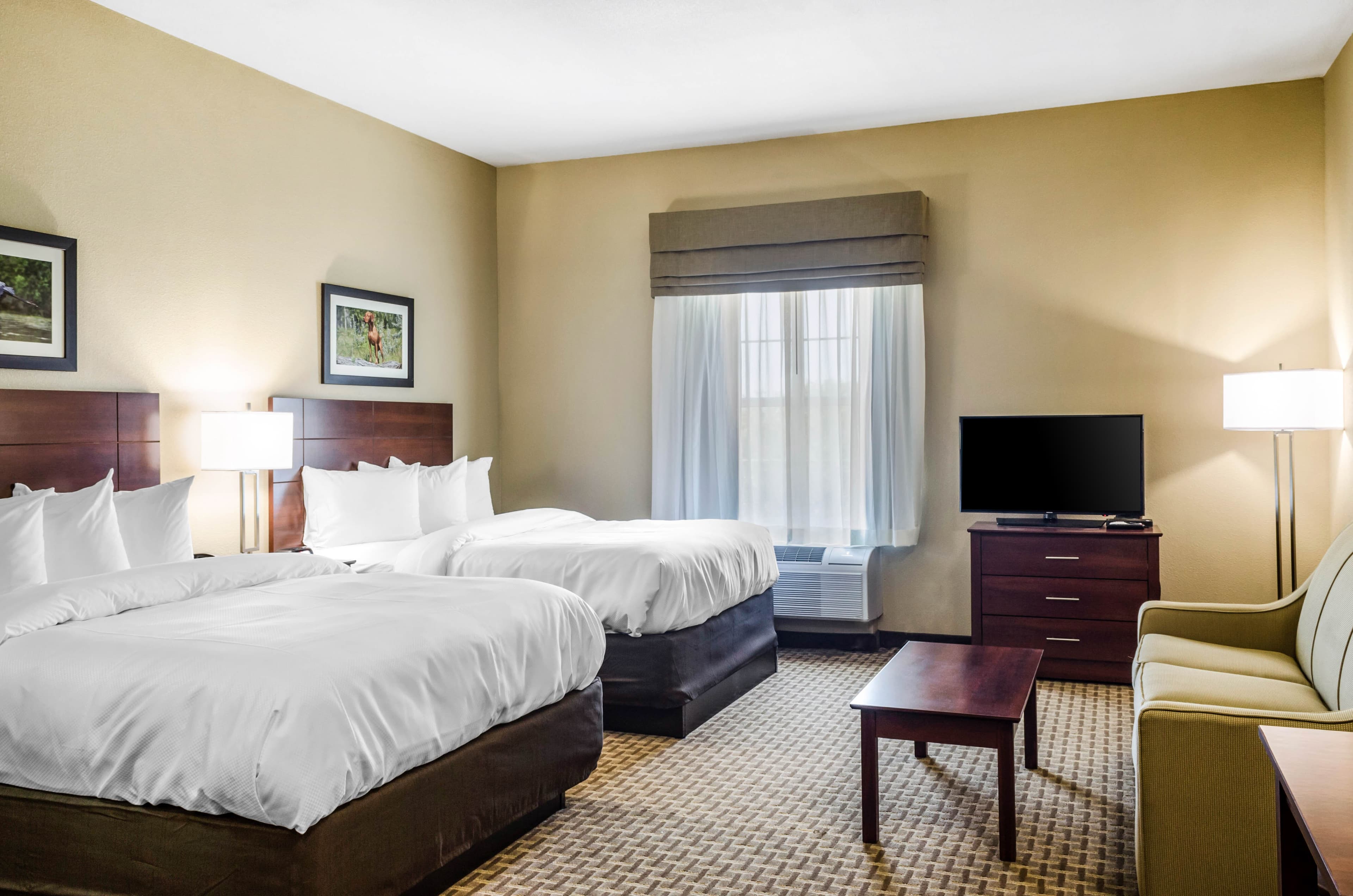 MainStay Suites Hackberry Sportsman's Lodge — 7