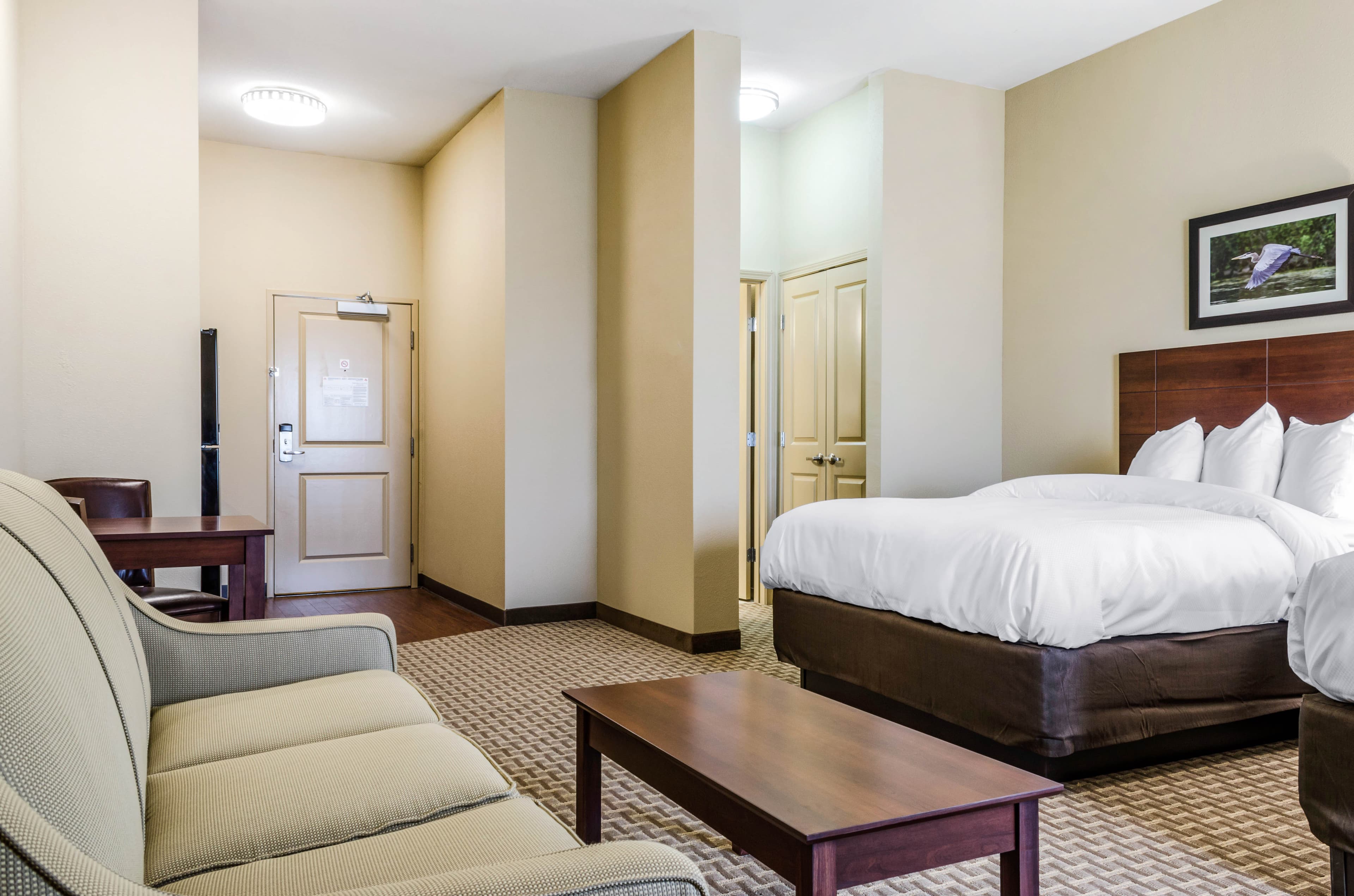 MainStay Suites Hackberry Sportsman's Lodge — 10