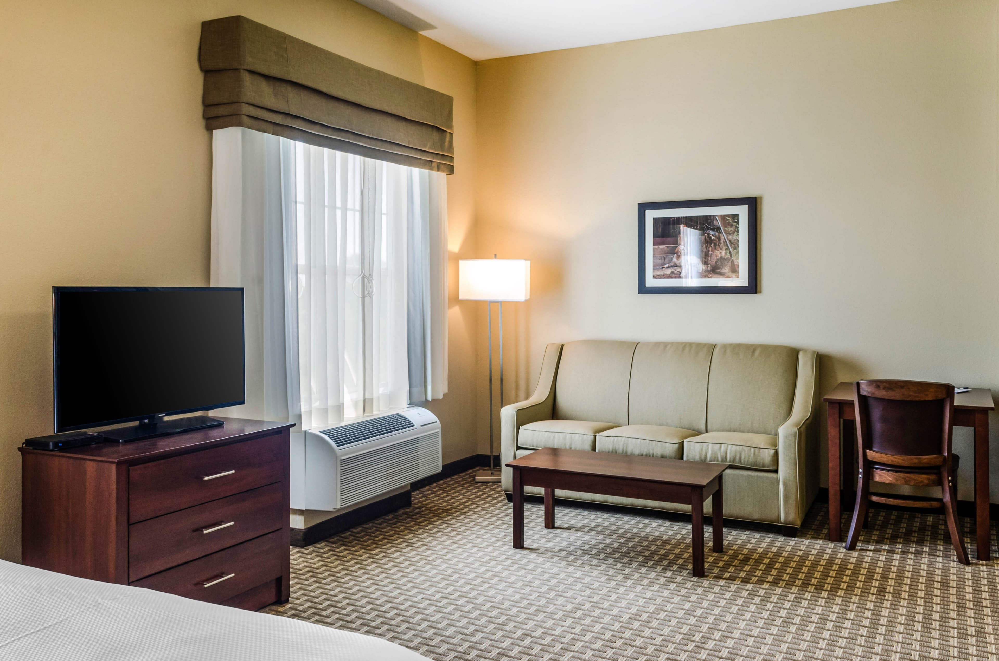 MainStay Suites Hackberry Sportsman's Lodge — 22