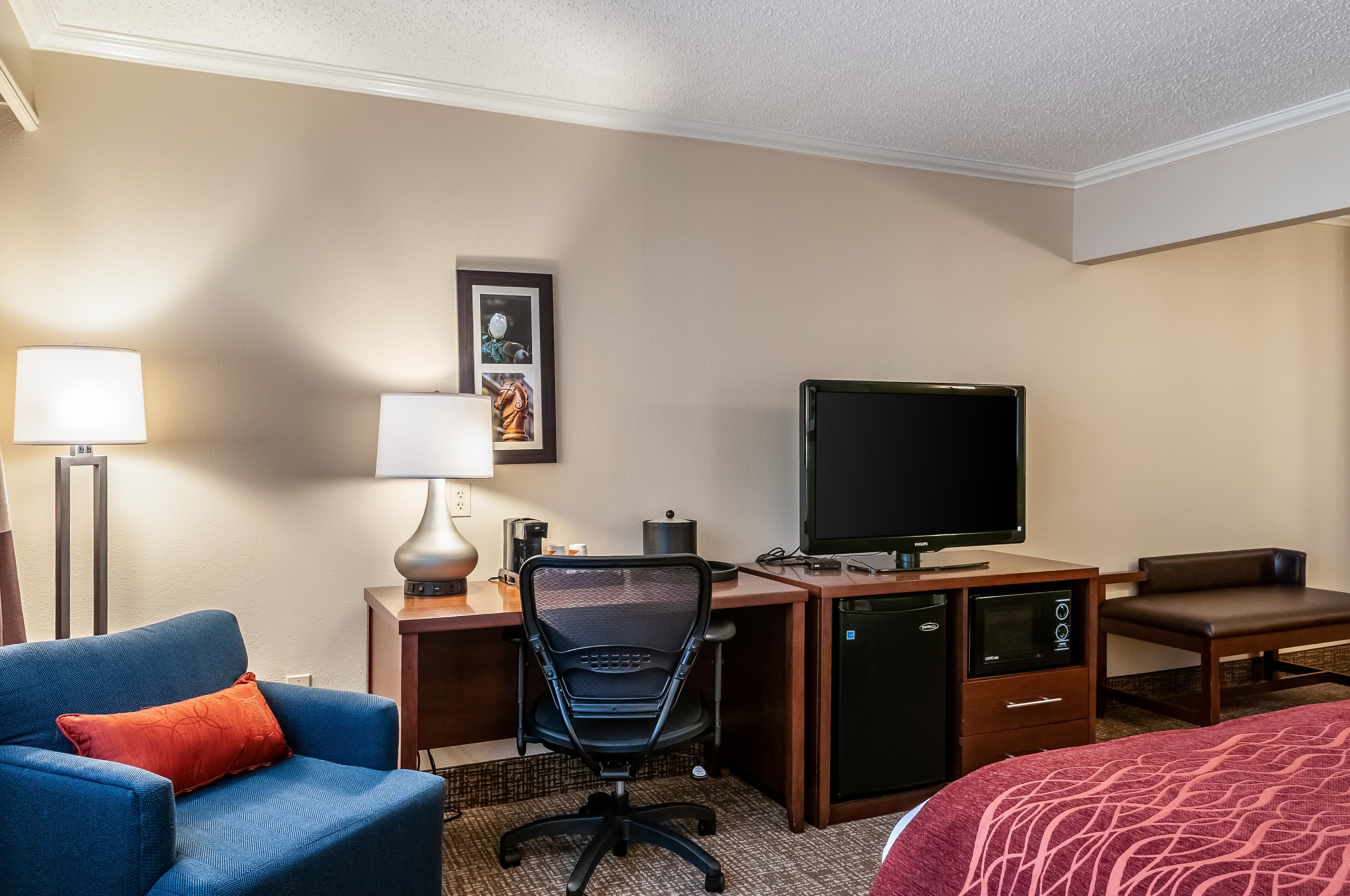 Comfort Inn & Suites At Copeland Tower - Image 3