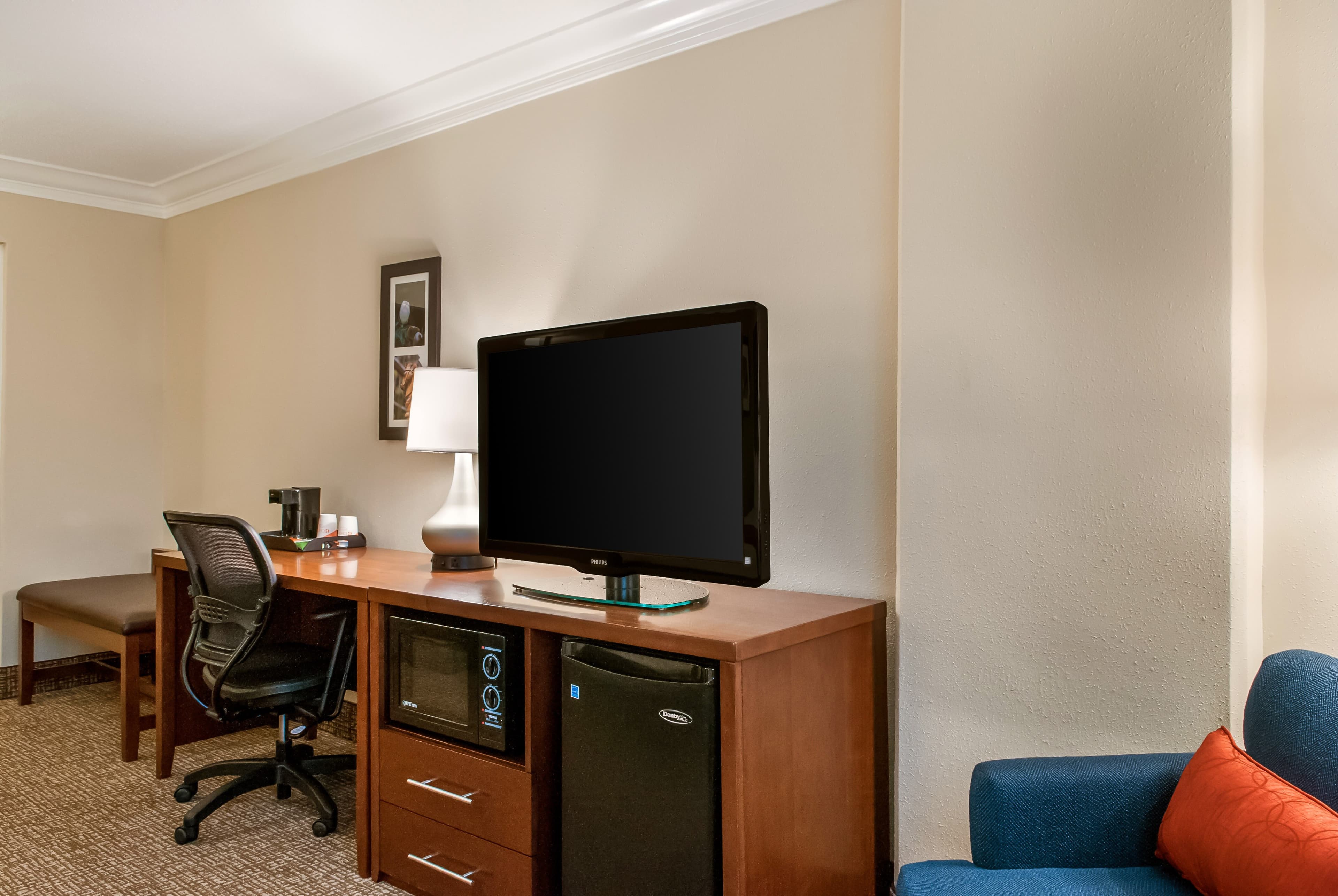 Comfort Inn & Suites At Copeland Tower — 11