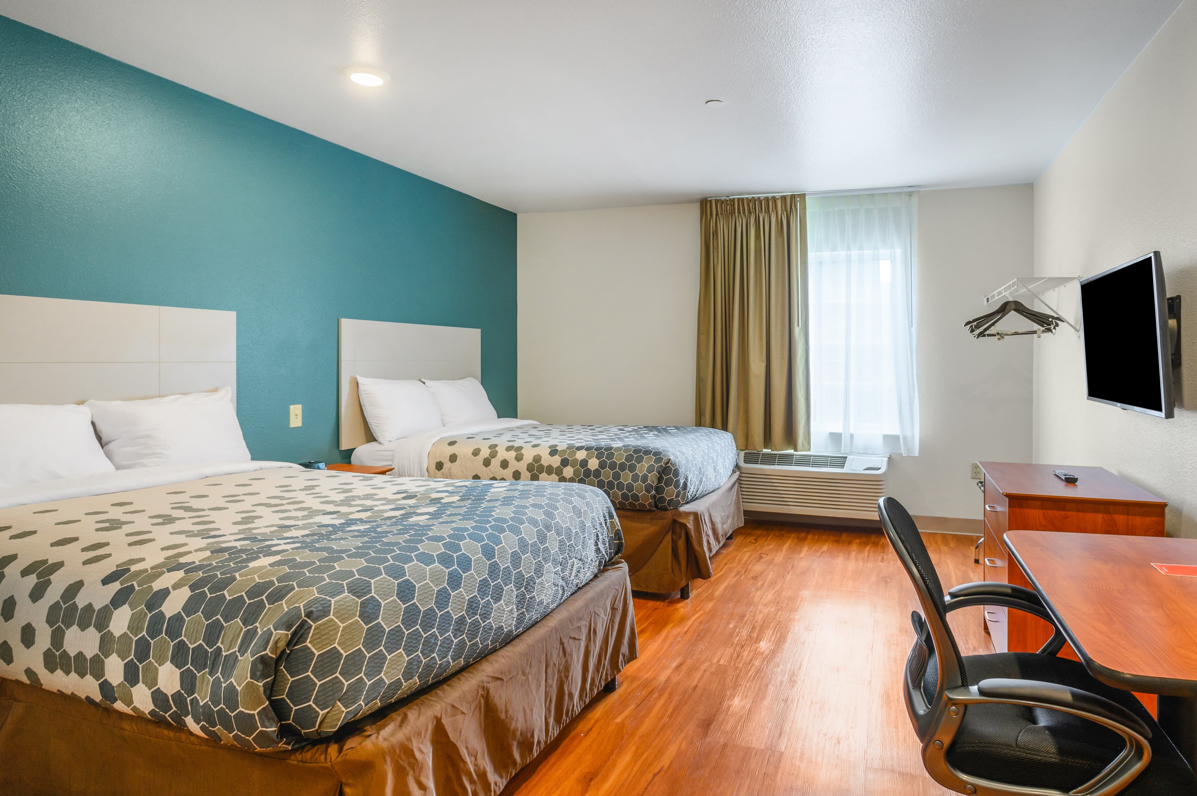 Econo Lodge Hammond - Image 2
