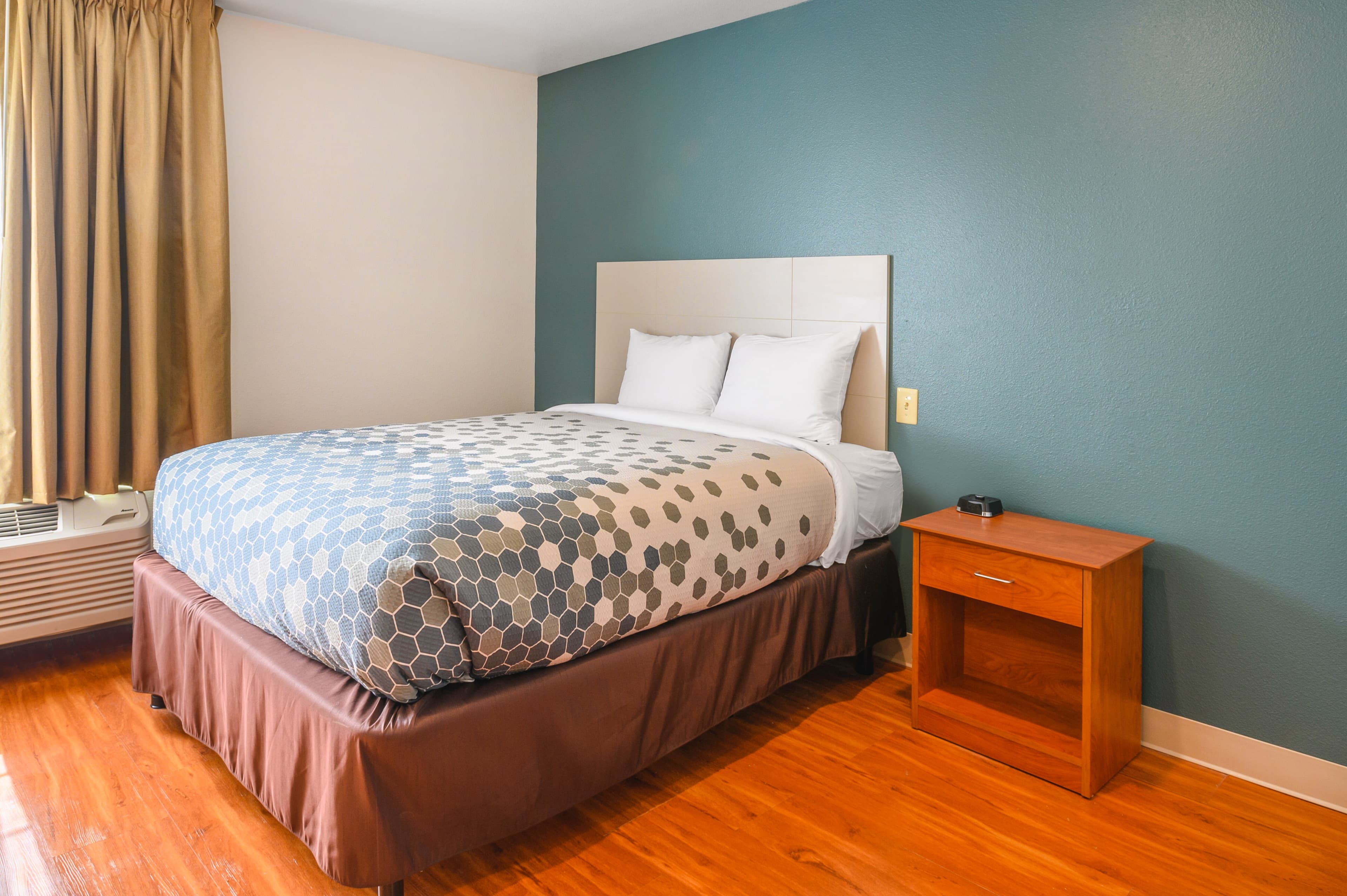 Econo Lodge Hammond — 9
