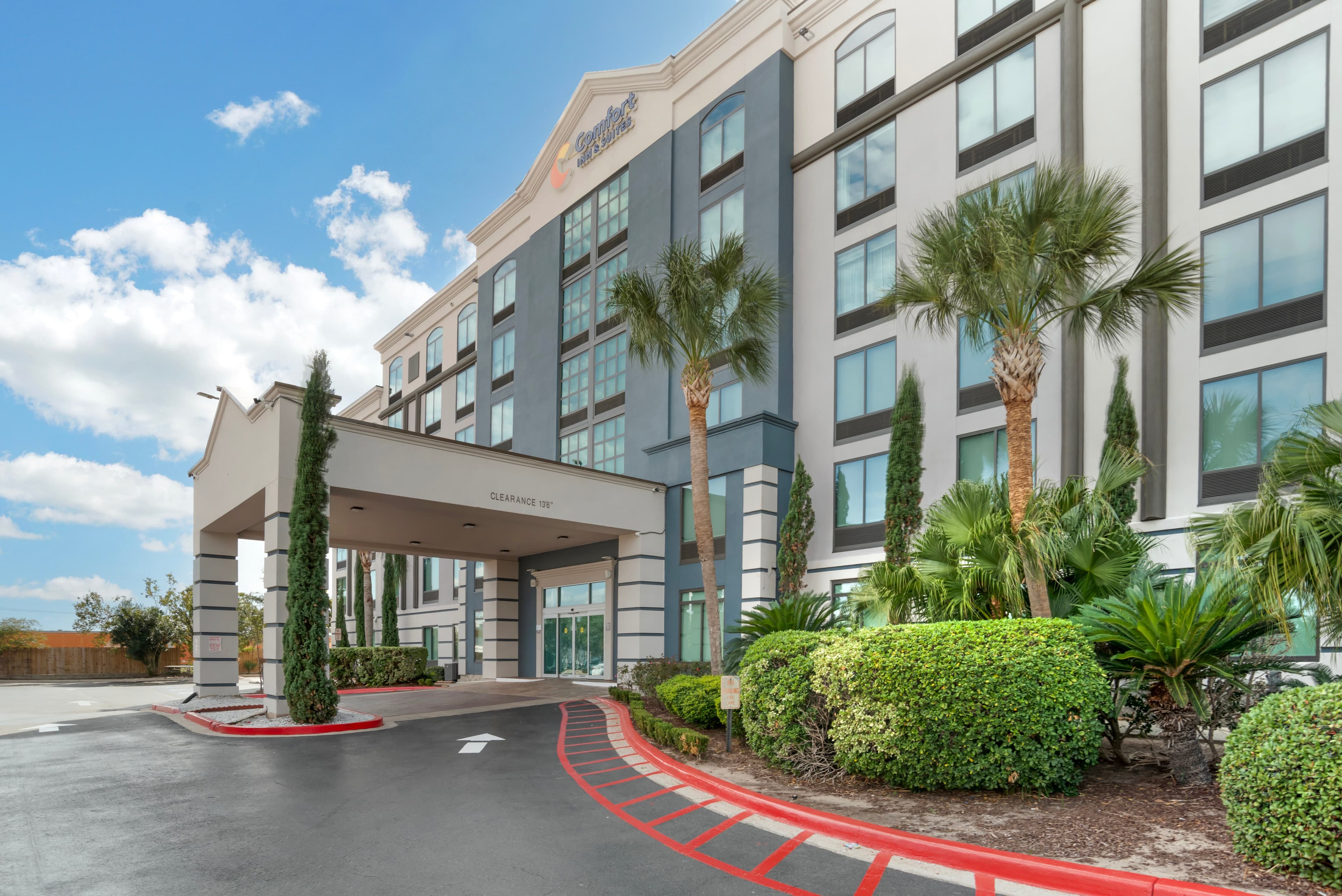 Comfort Inn & Suites New Orleans Airport North - Image 1