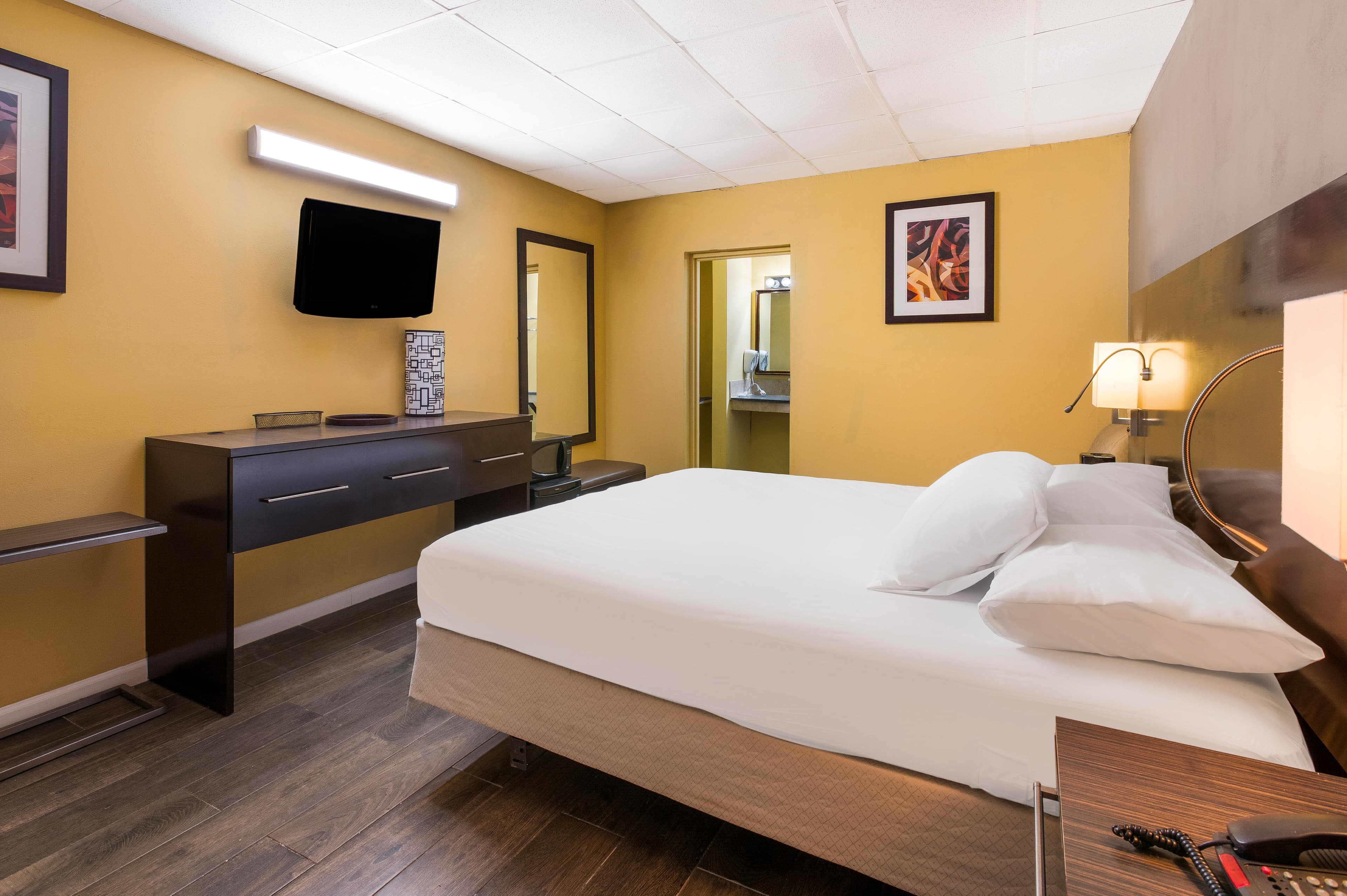 Econo Lodge Gretna - New Orleans — 14
