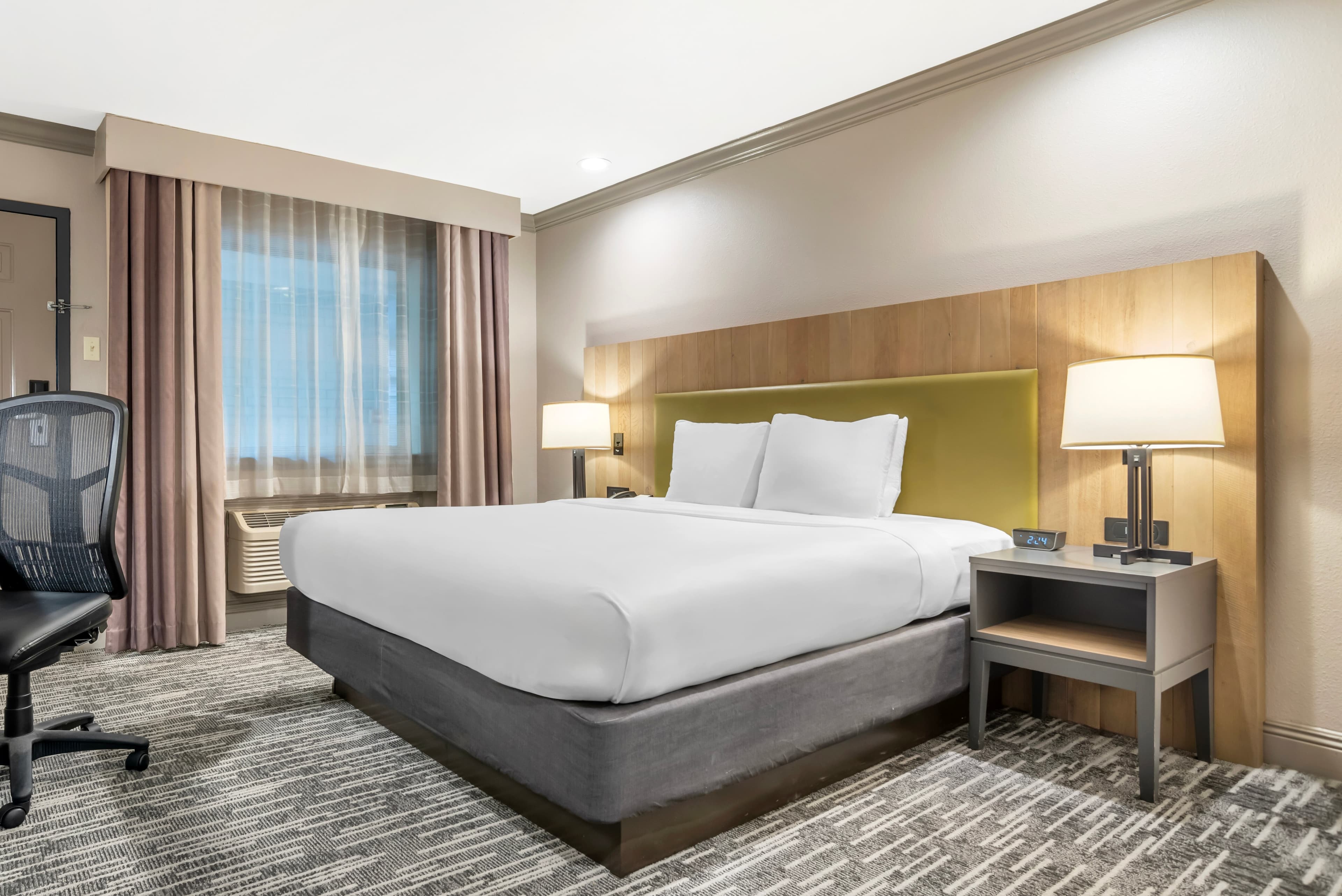 Country Inn & Suites by Radisson, Metairie (New Orleans), LA — 10