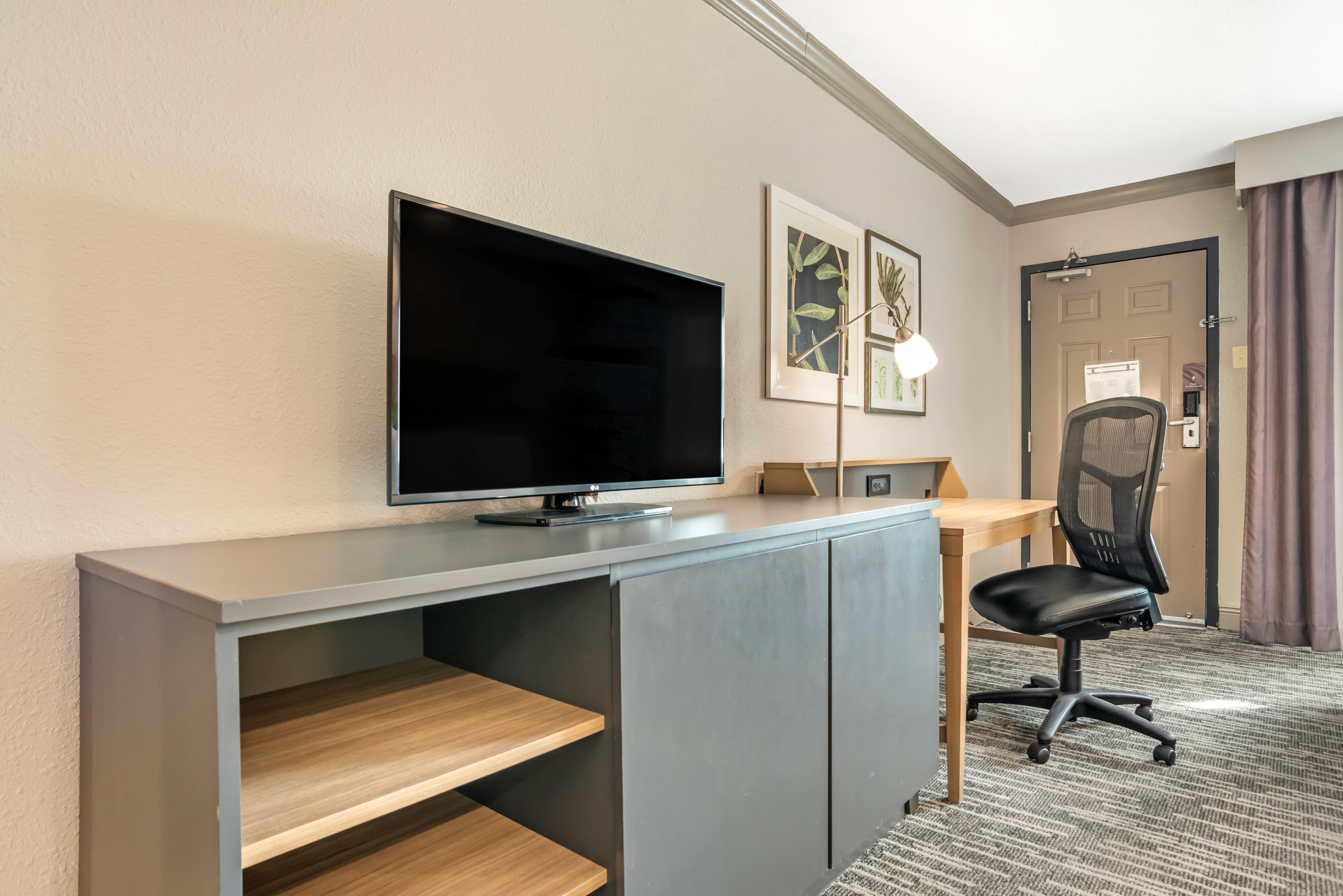 Country Inn & Suites by Radisson, Metairie (New Orleans), LA - Image 4