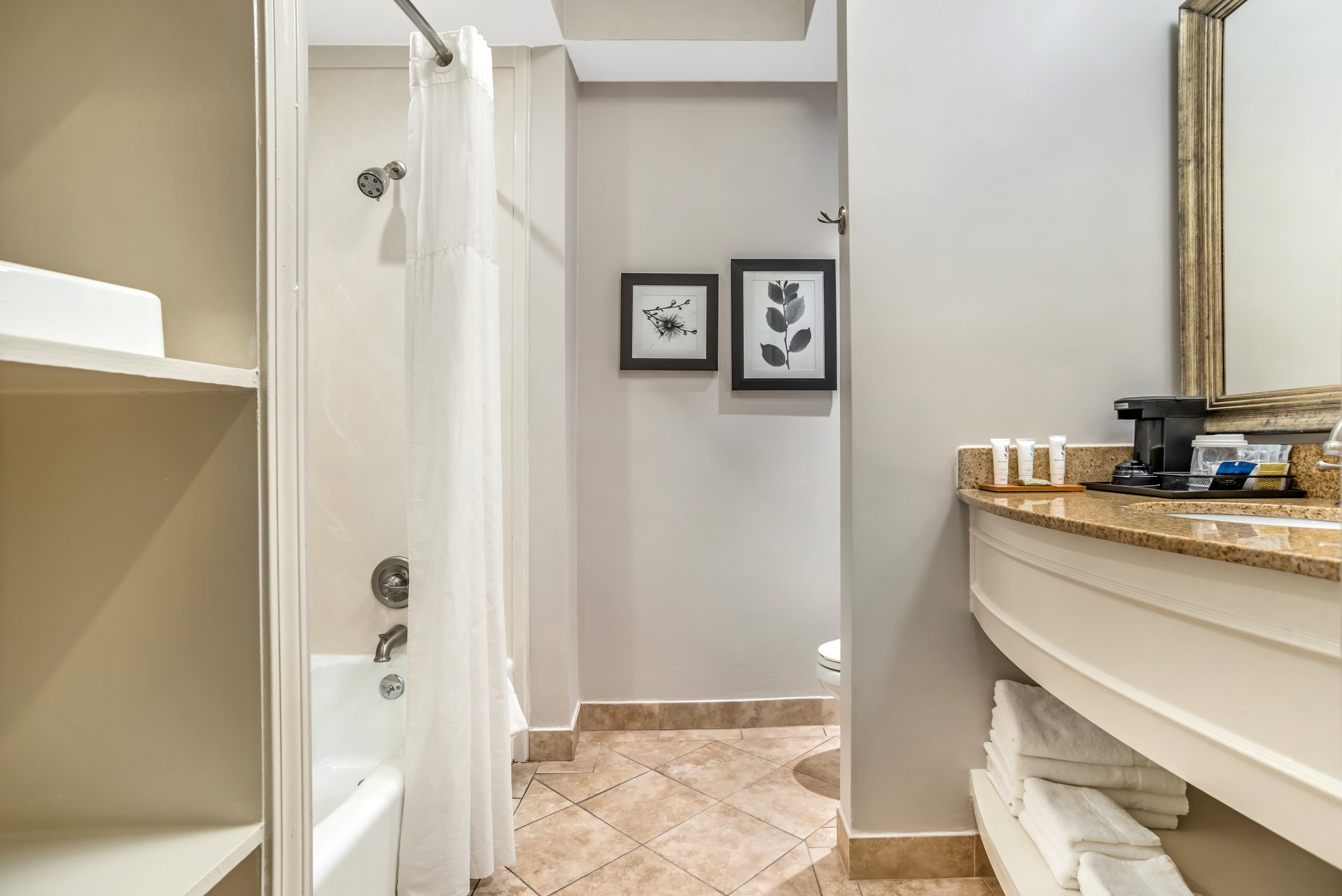 Country Inn & Suites by Radisson, Metairie (New Orleans), LA — 51