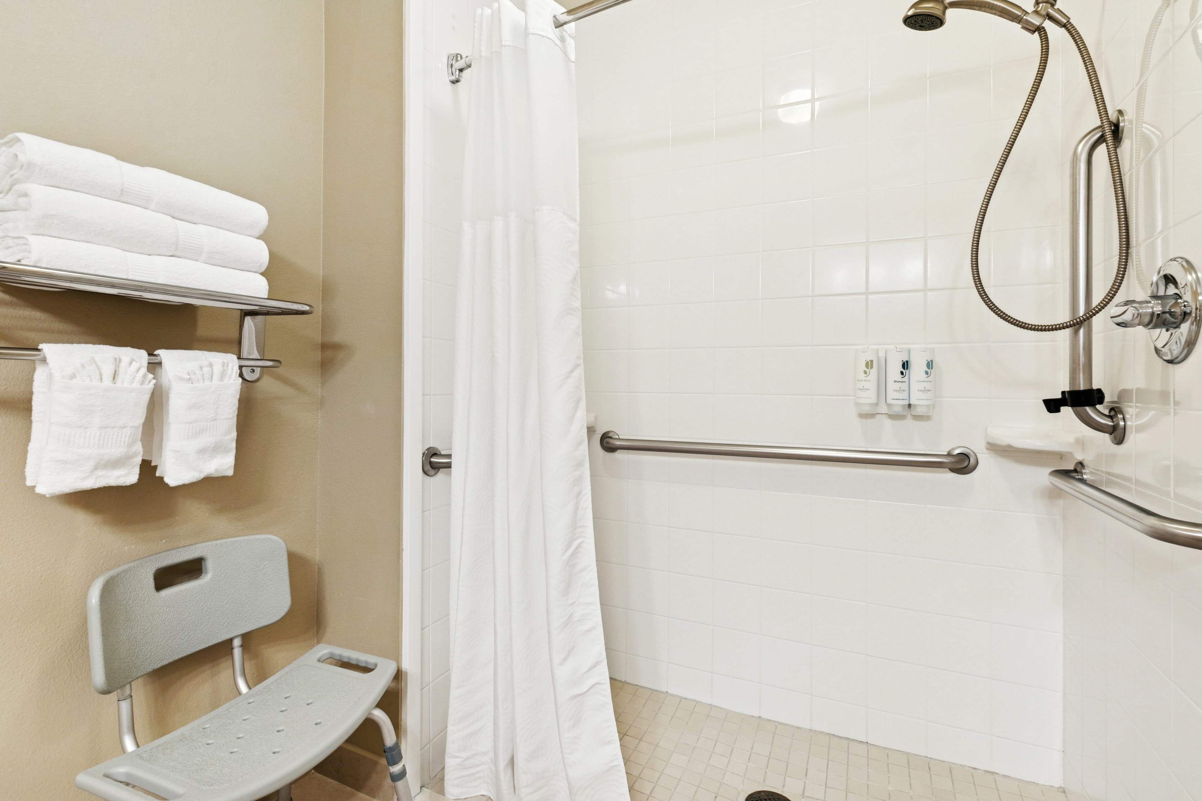 Country Inn & Suites by Radisson, Covington, LA - Image 5