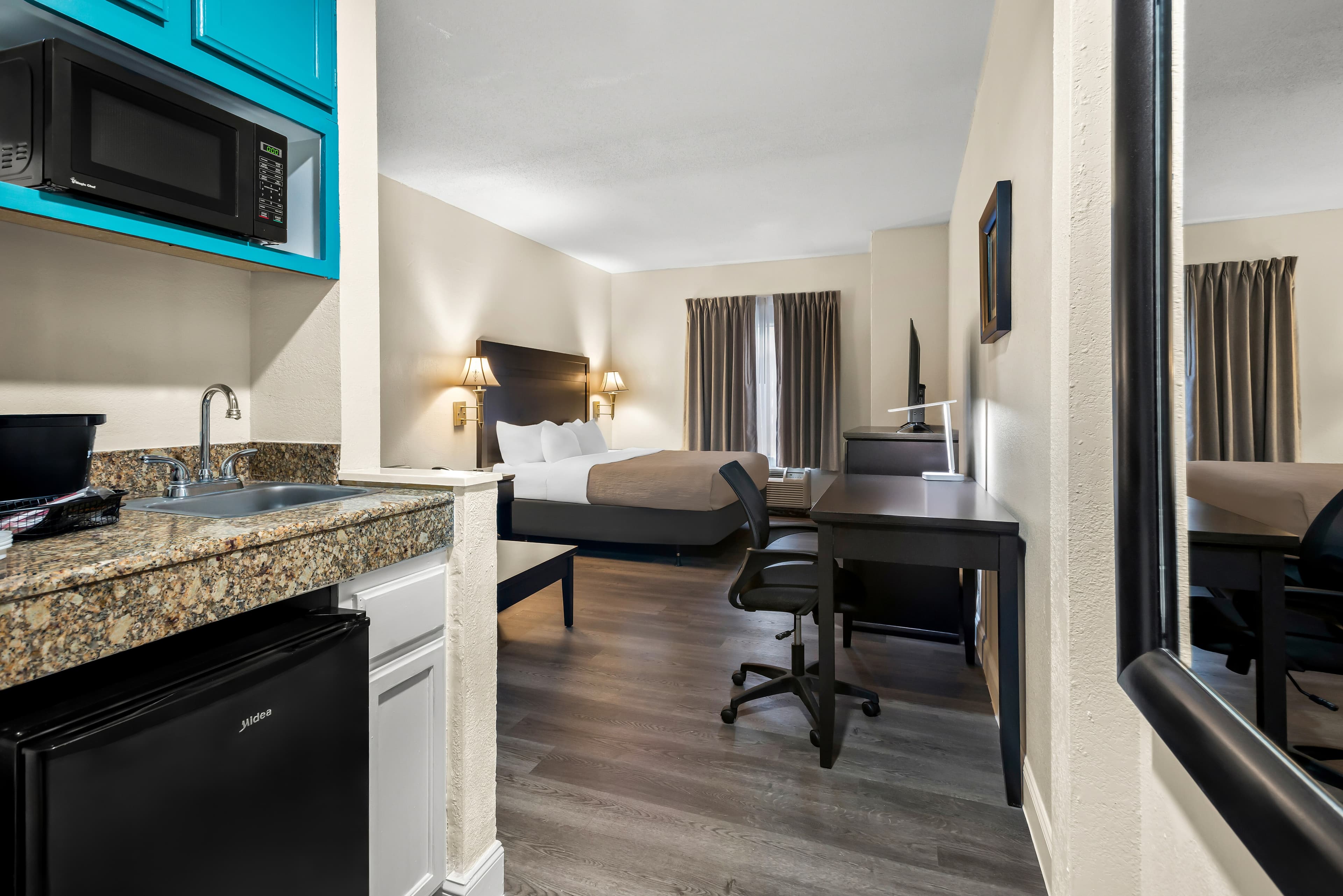 Quality Inn & Suites Lafayette - Image 2