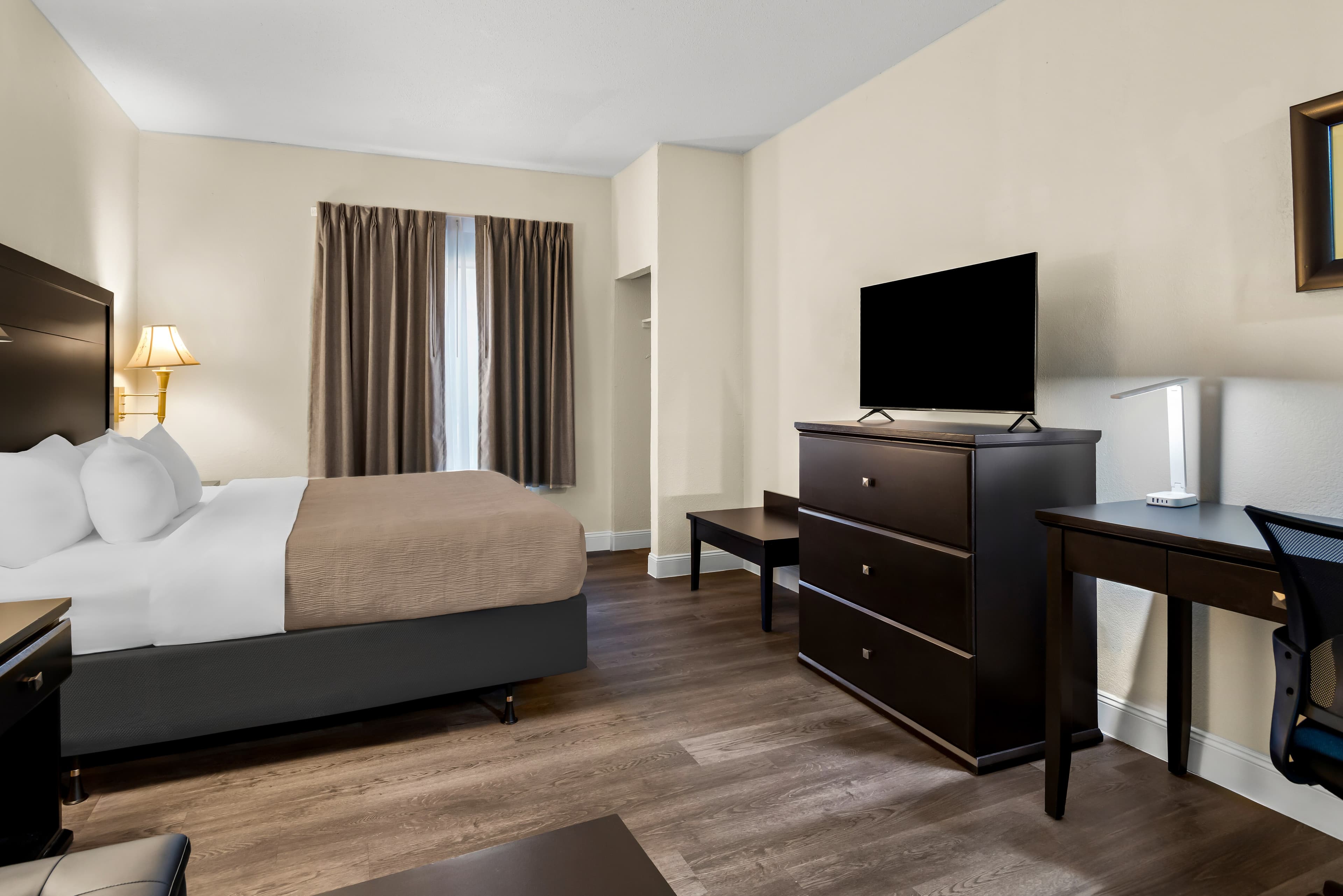 Quality Inn & Suites Lafayette - Image 4