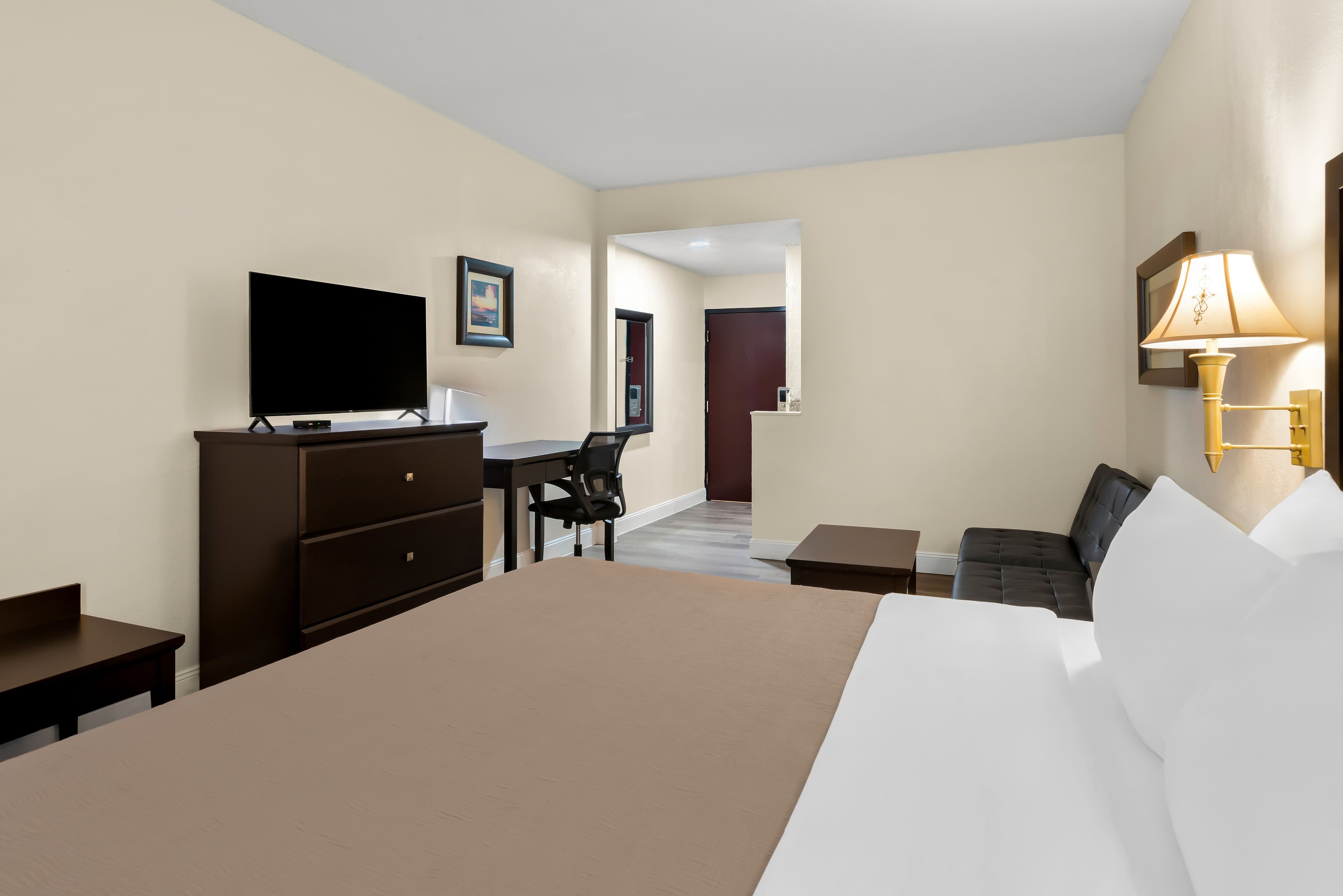 Quality Inn & Suites Lafayette - Image 5