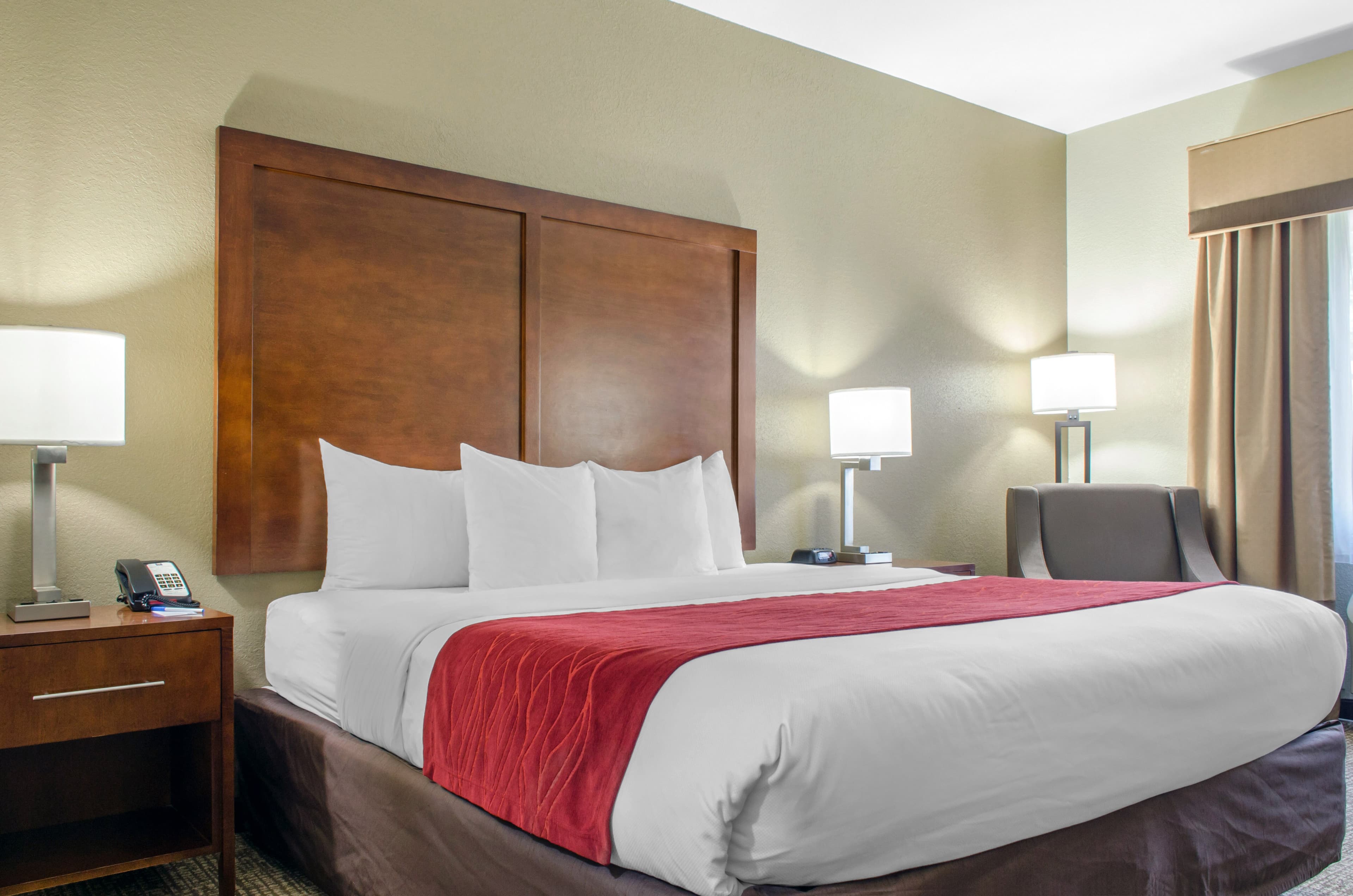 Comfort Inn & Suites Covington - Mandeville - Image 2