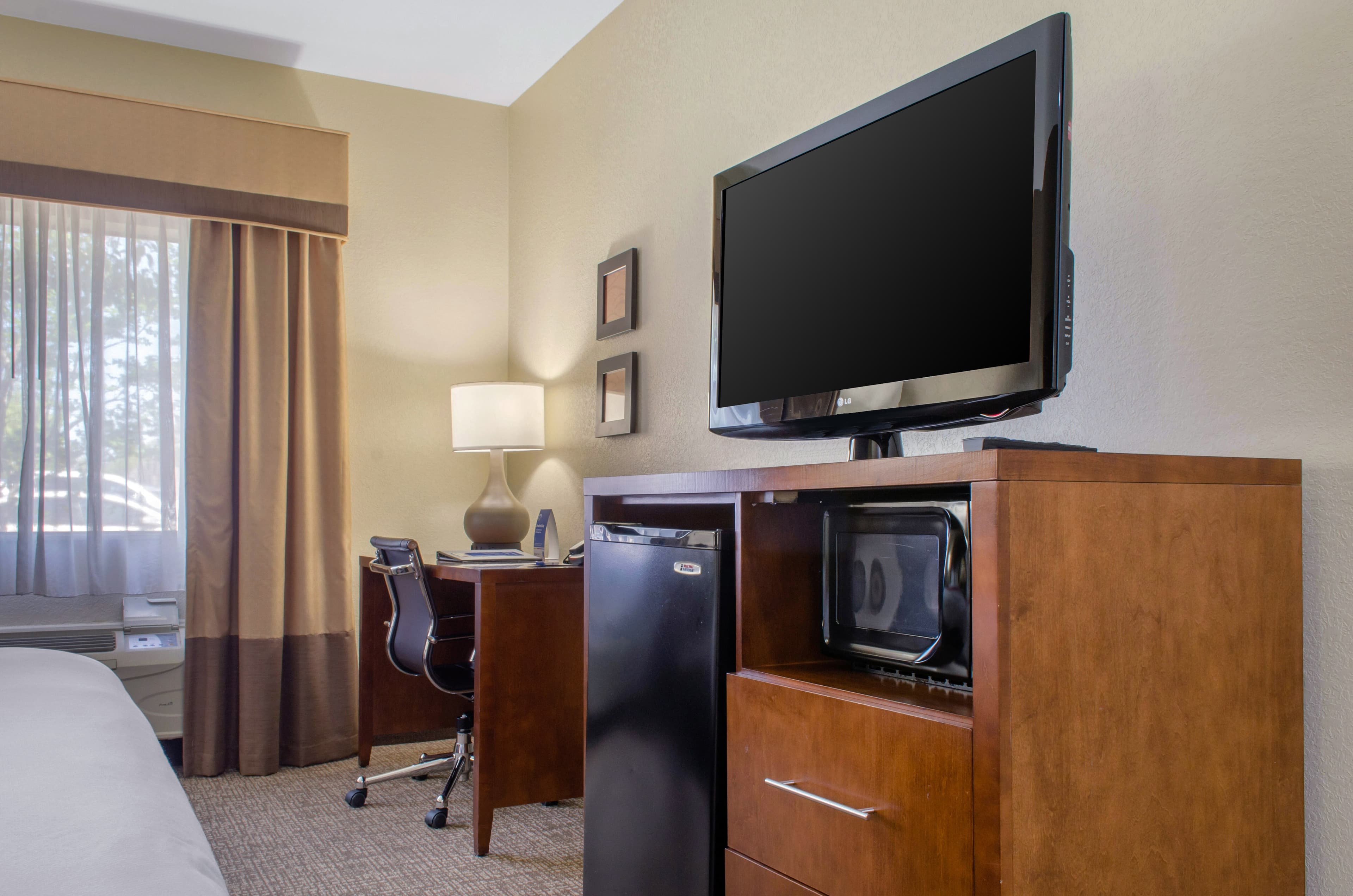 Comfort Inn & Suites Covington - Mandeville - Image 3