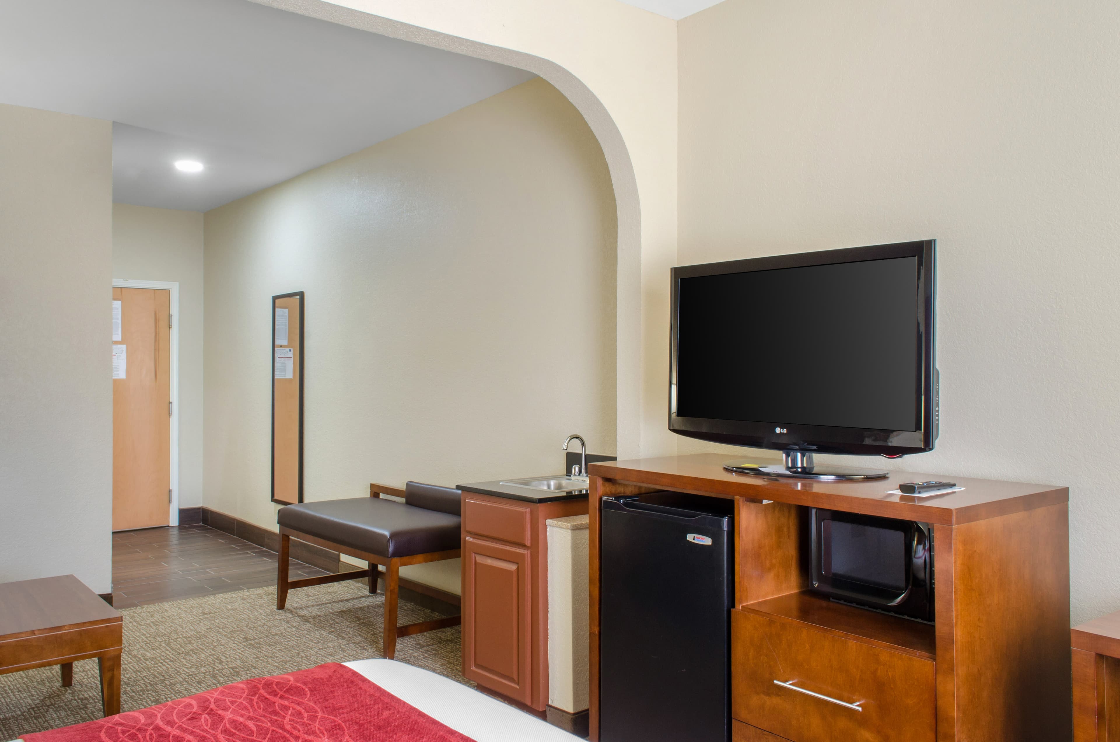 Comfort Inn & Suites Covington - Mandeville — 28