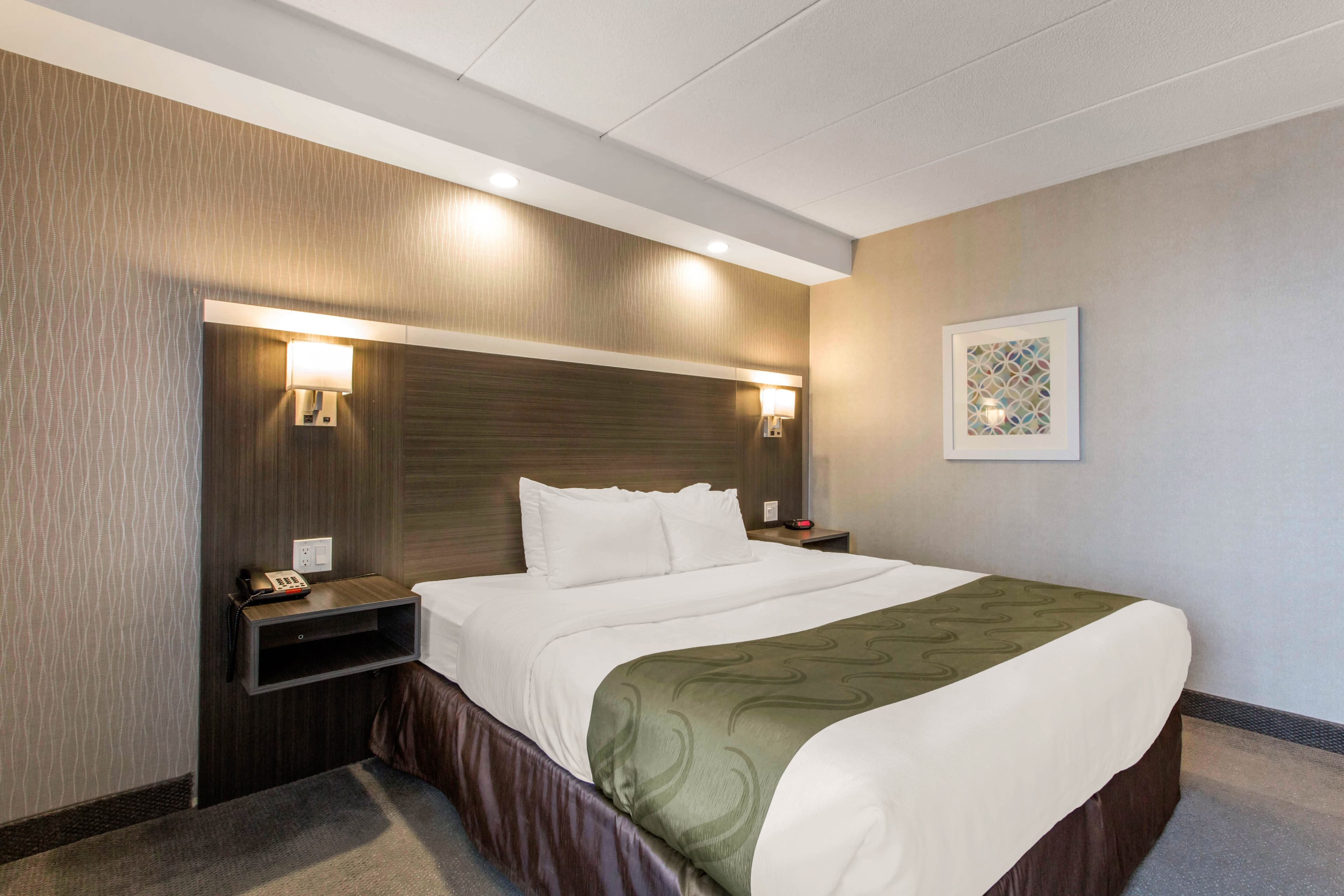 Quality Inn West Springfield - Image 3