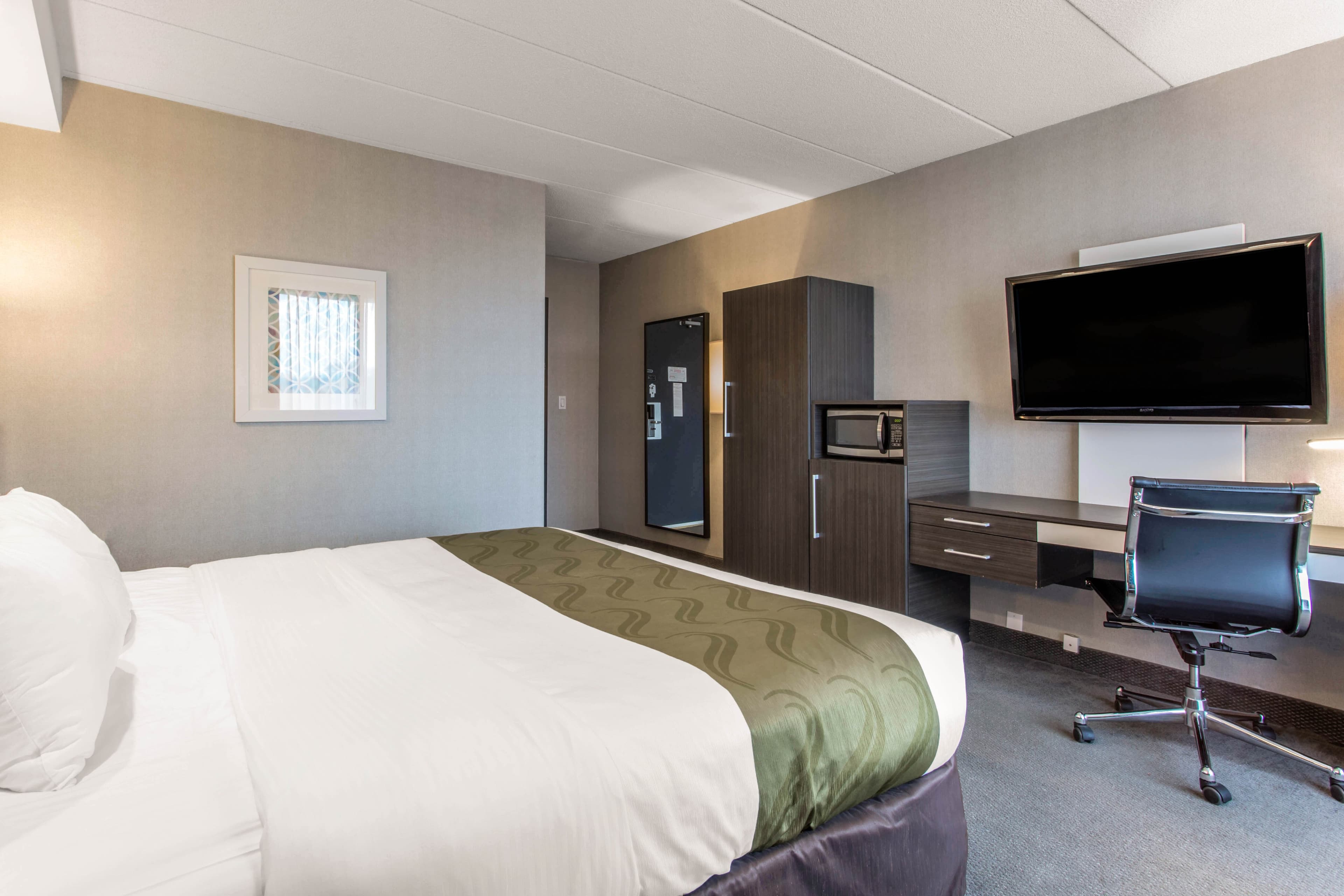 Quality Inn West Springfield - Image 5