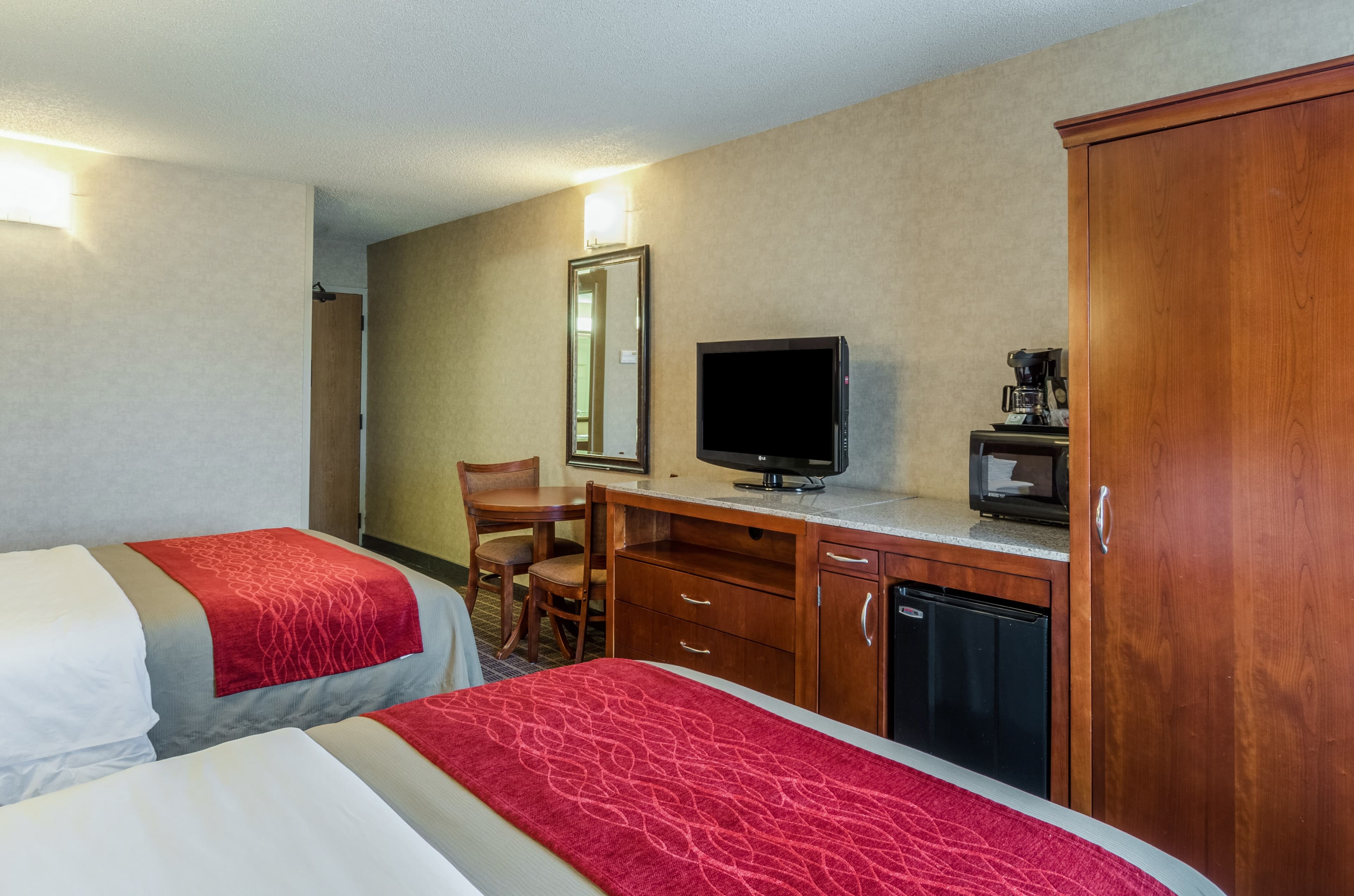 Comfort Inn & Suites West Springfield — 16