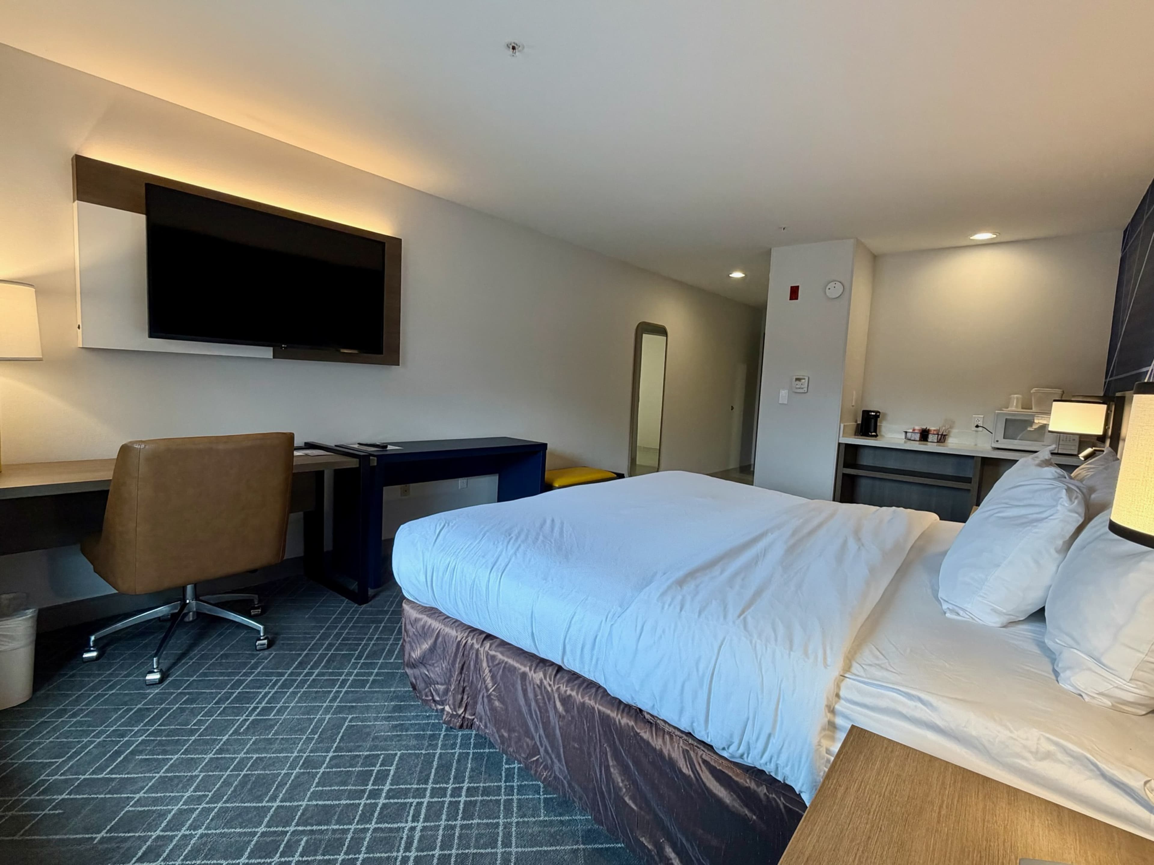 Comfort Inn & Suites Sturbridge-Brimfield - Image 3