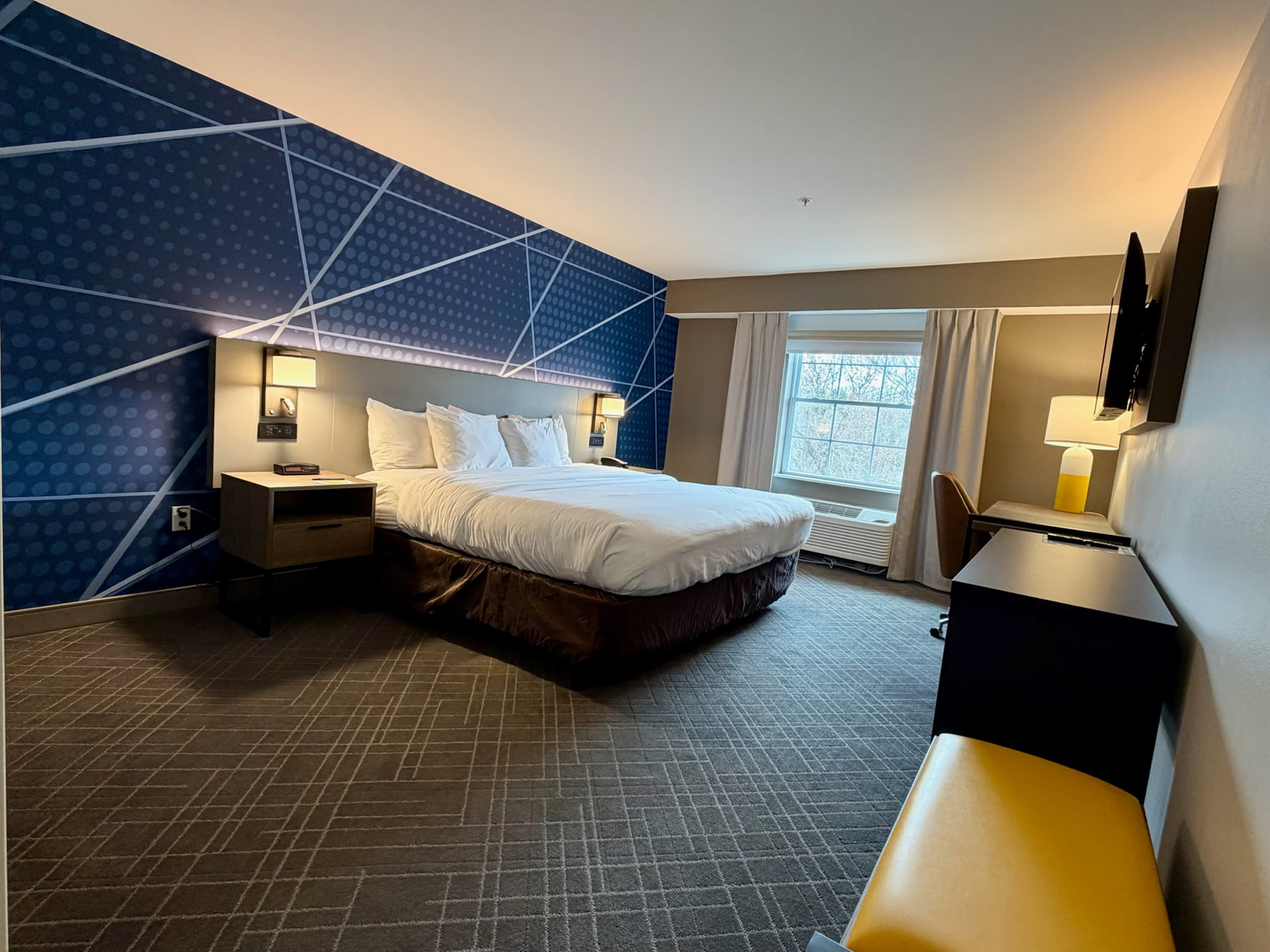 Comfort Inn & Suites Sturbridge-Brimfield - Image 4