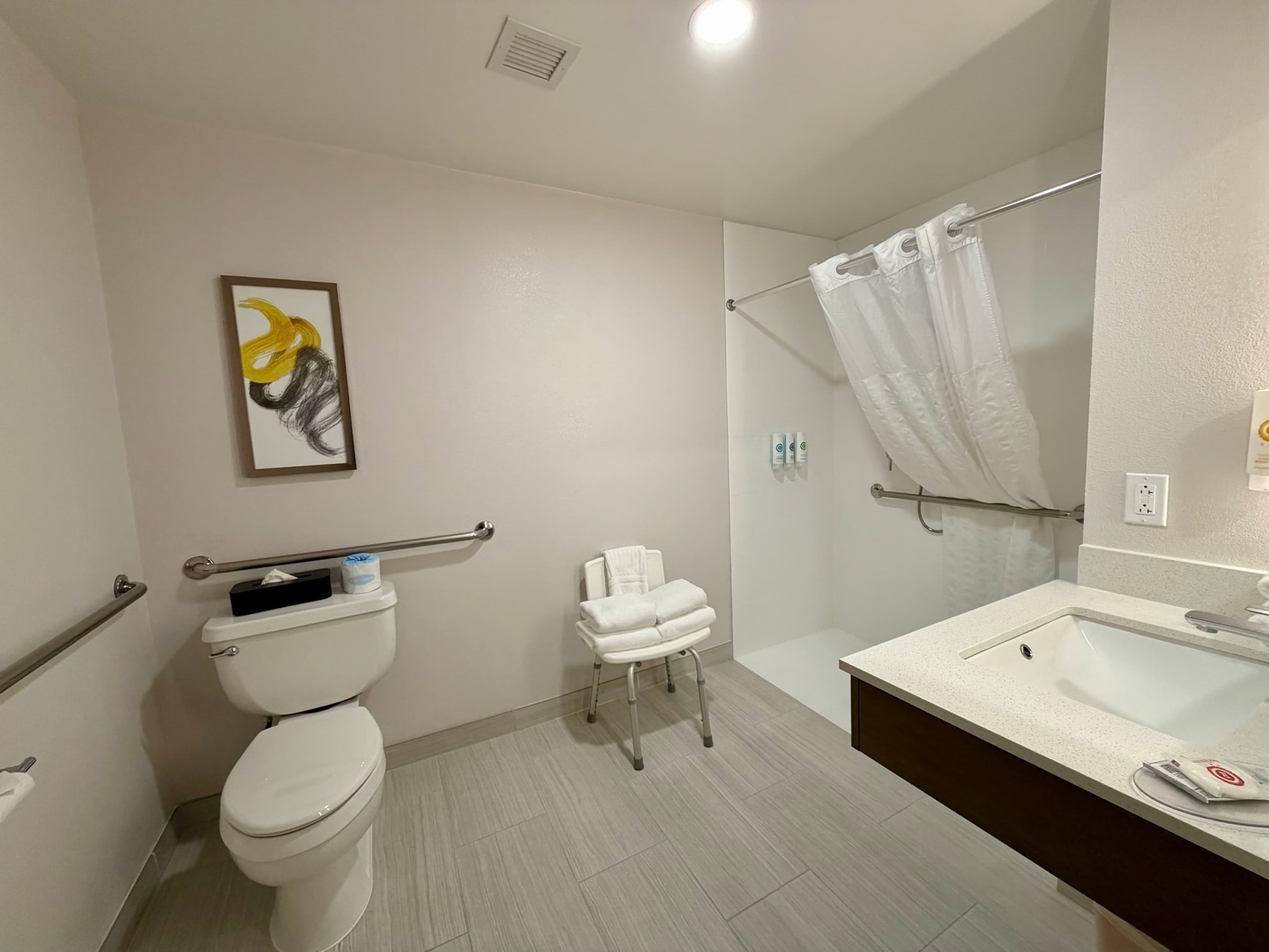 Comfort Inn & Suites Sturbridge-Brimfield — 6